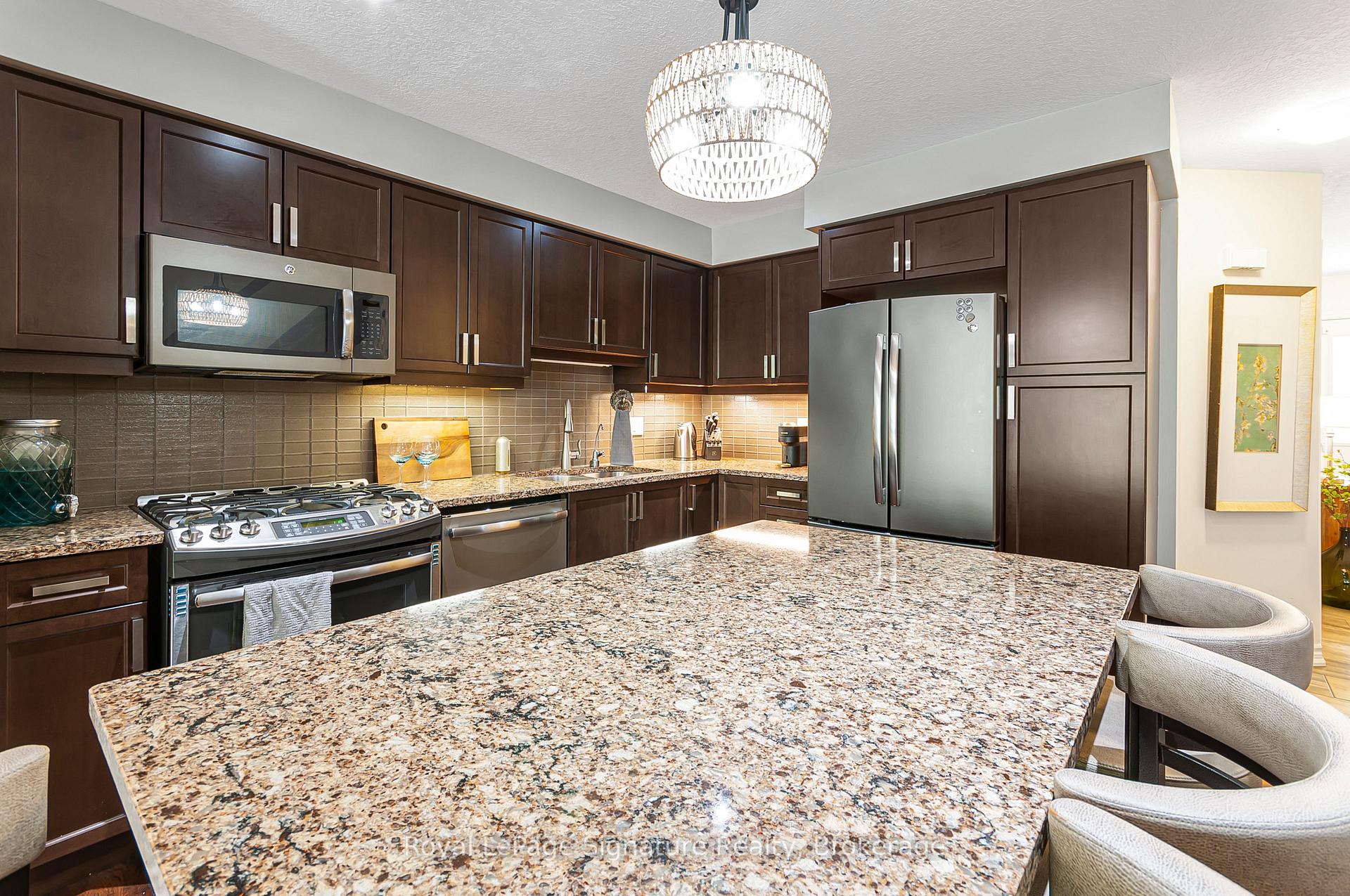 Photo 7 of 37 Conservation Way W, Collingwood — HOMEH