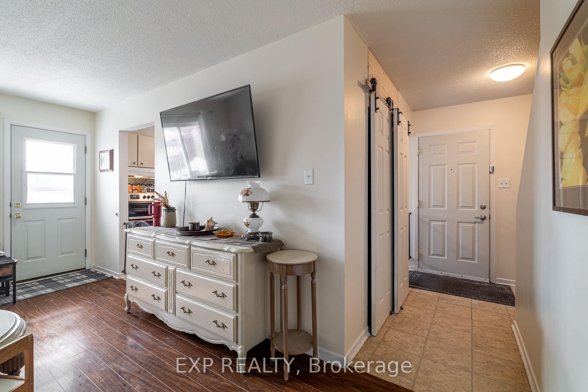Photo 4 of Unit 14, 1010 Glen Street, Oshawa, Lakeview — HOMEH