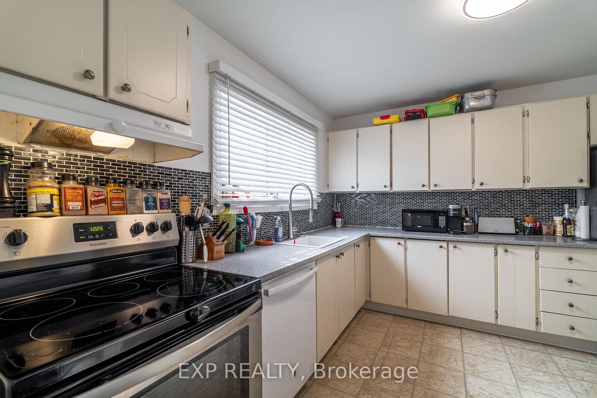 Photo 8 of Unit 14, 1010 Glen Street, Oshawa, Lakeview — HOMEH