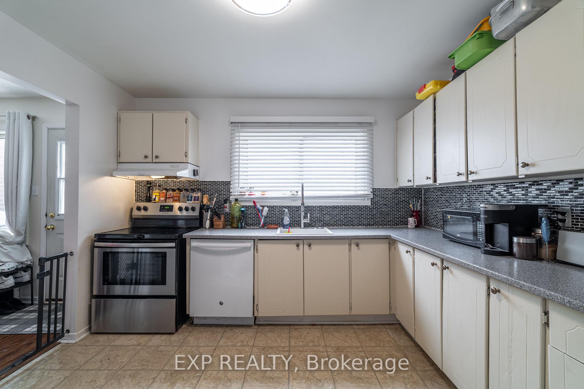 Photo 9 of Unit 14, 1010 Glen Street, Oshawa, Lakeview — HOMEH