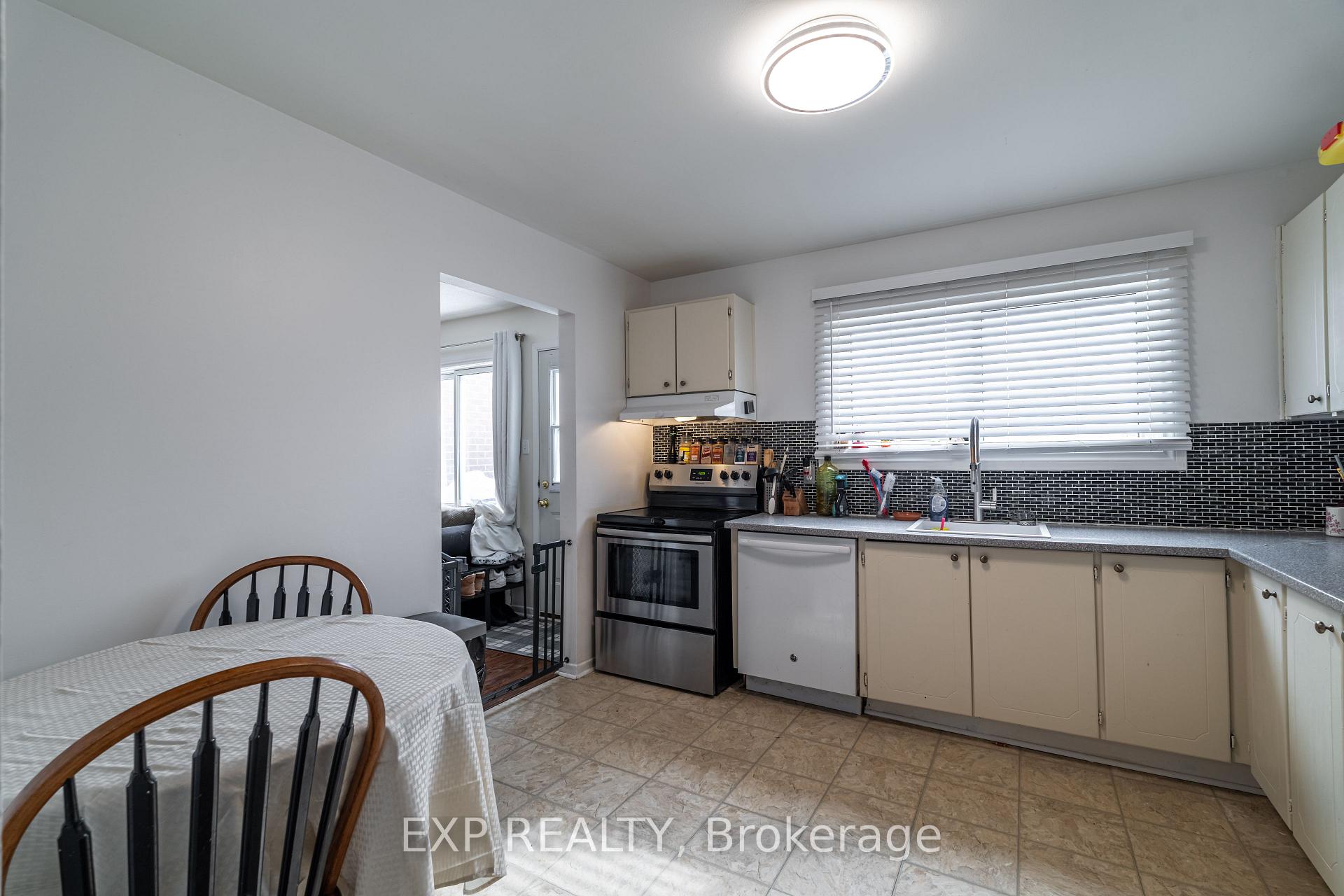 Photo 10 of Unit 14, 1010 Glen Street, Oshawa, Lakeview — HOMEH