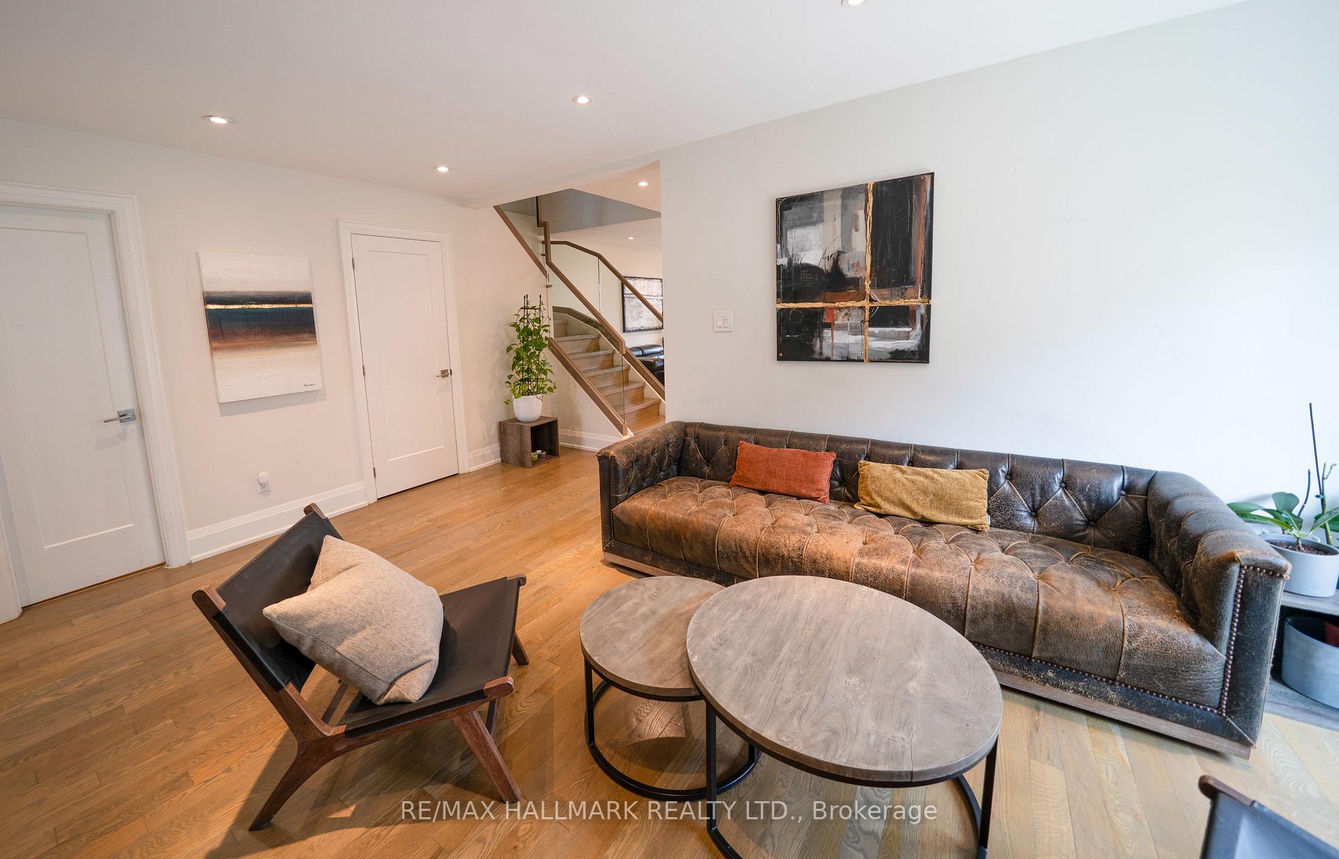 Photo 5 of 131 Batson Drive, Aurora, Aurora Village — HOMEH