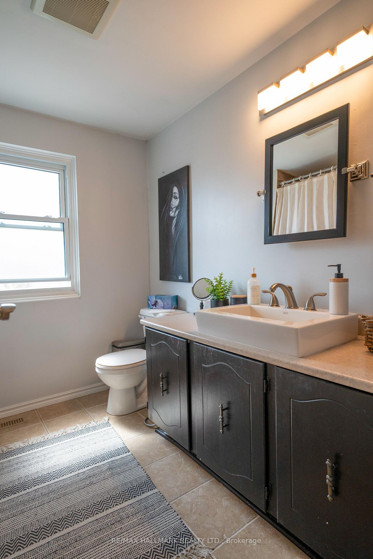 Photo 16 of 131 Batson Drive, Aurora, Aurora Village — HOMEH