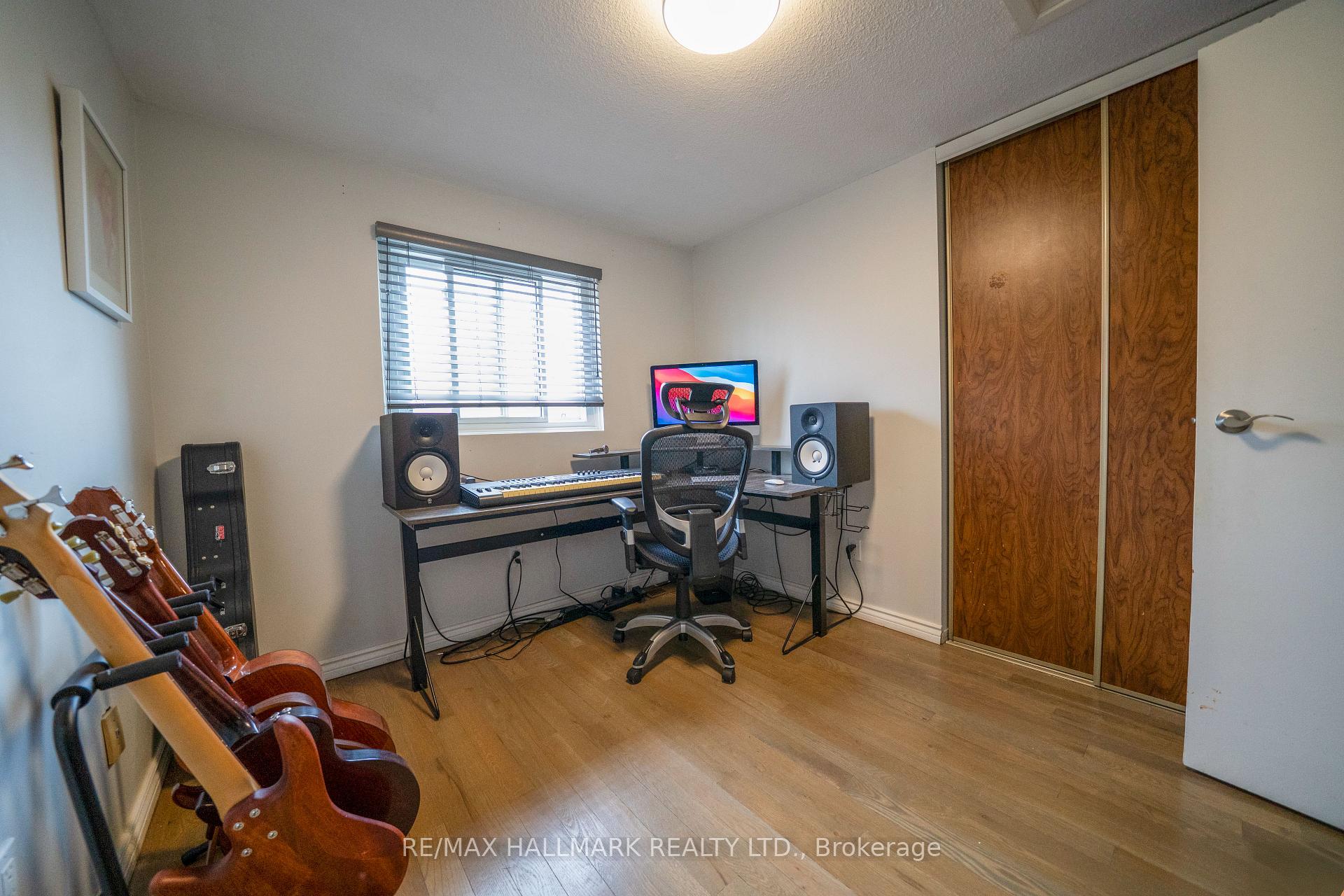 Photo 17 of 131 Batson Drive, Aurora, Aurora Village — HOMEH