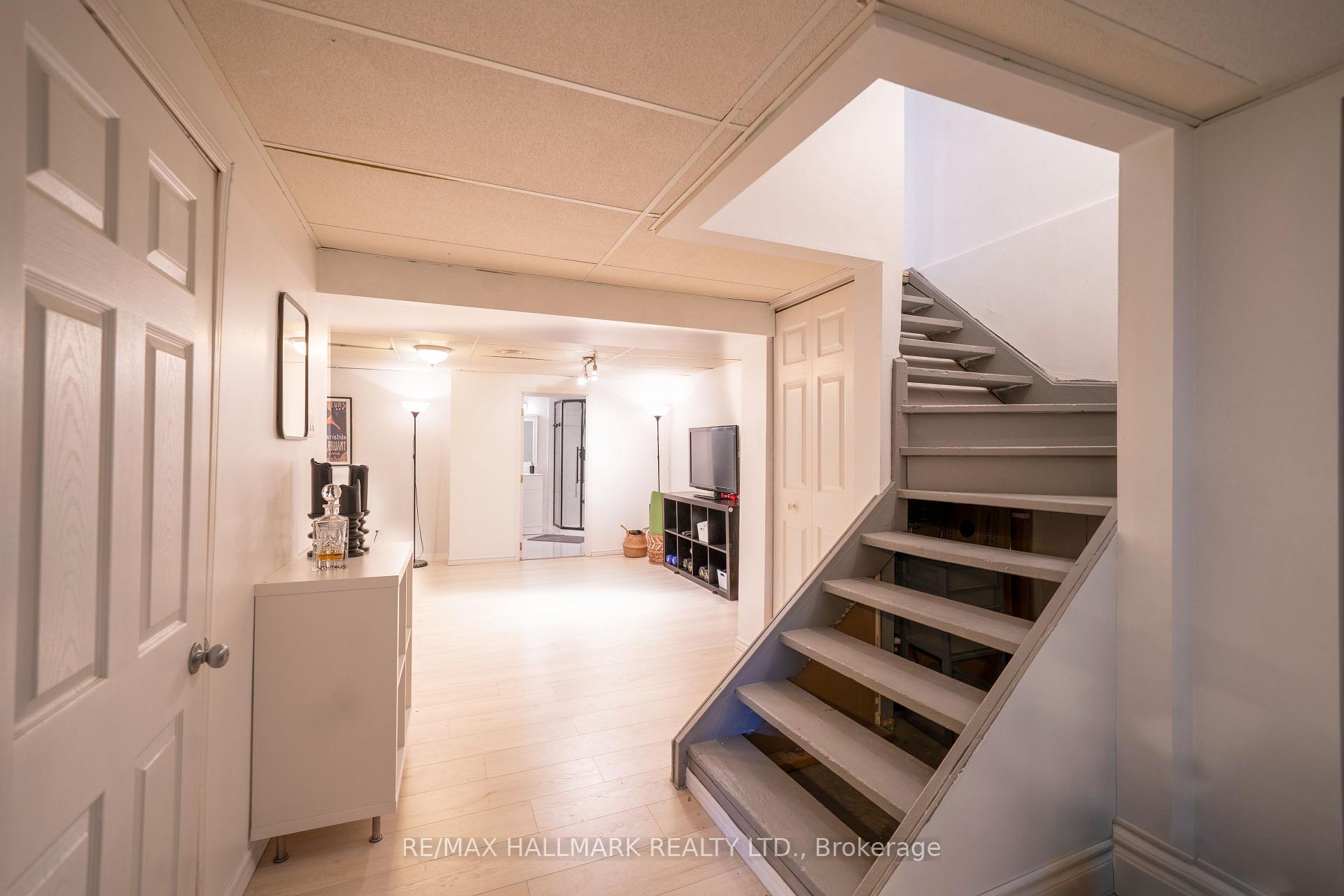 Photo 19 of 131 Batson Drive, Aurora, Aurora Village — HOMEH