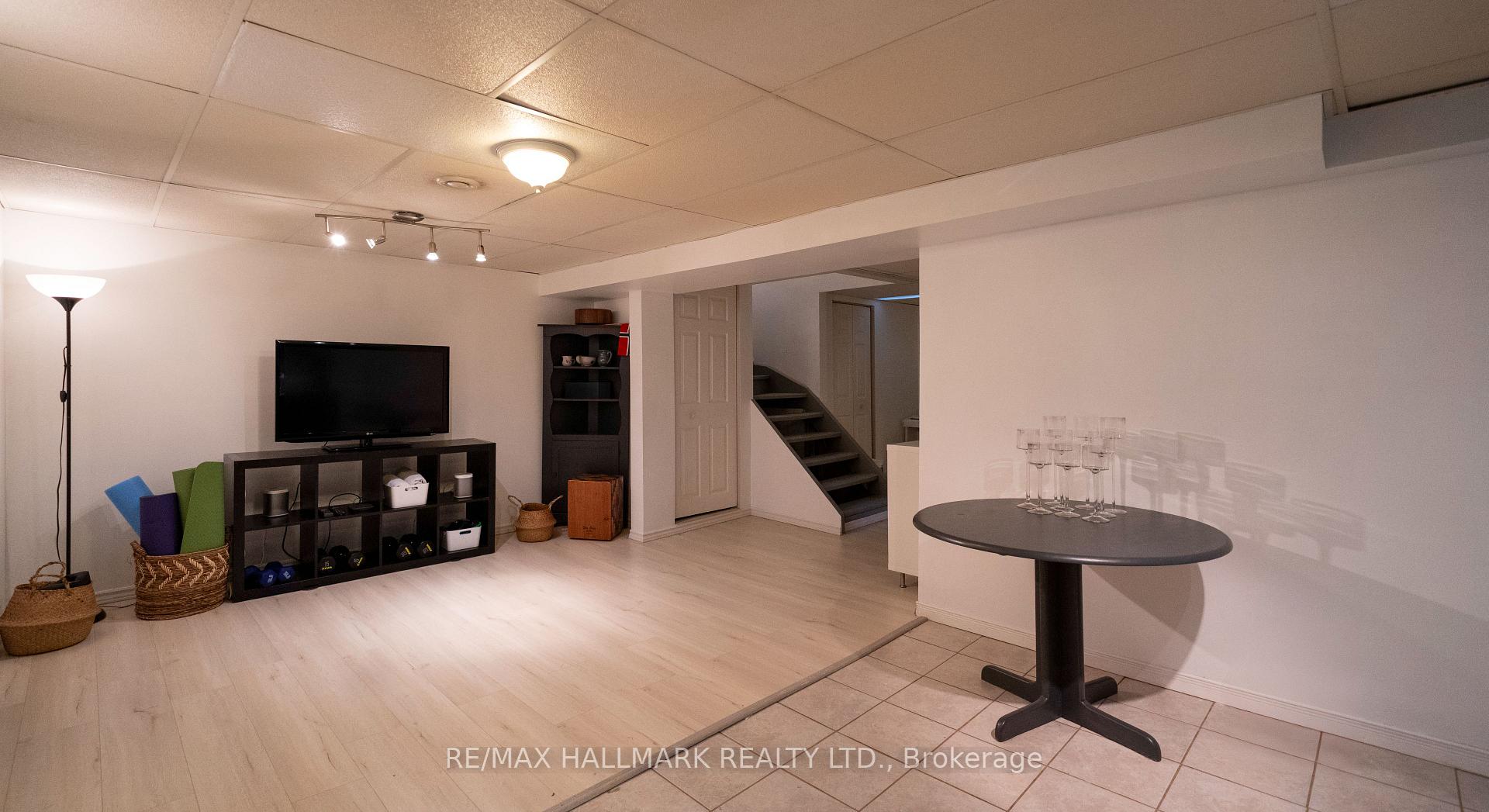 Photo 20 of 131 Batson Drive, Aurora, Aurora Village — HOMEH