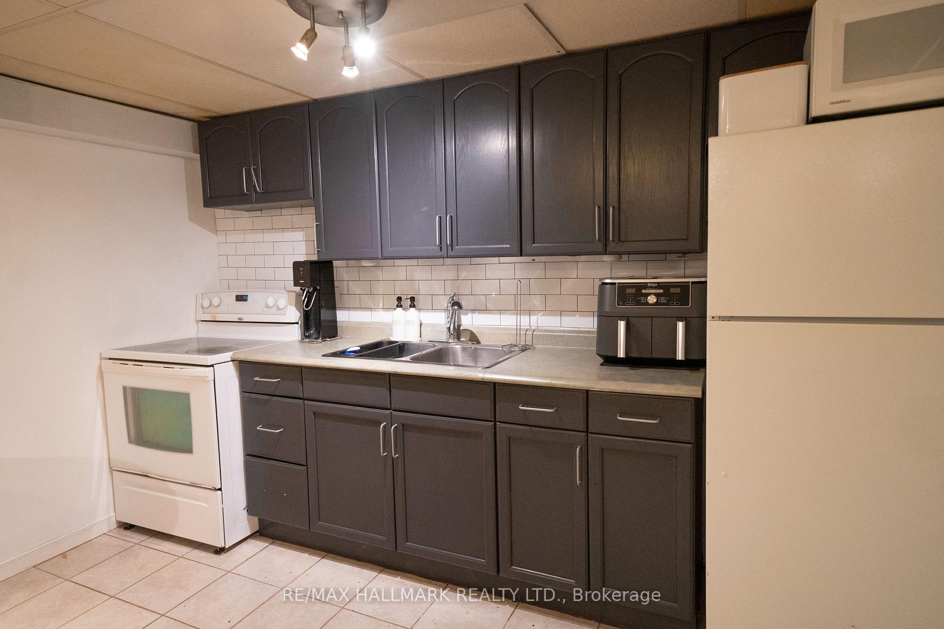 Photo 22 of 131 Batson Drive, Aurora, Aurora Village — HOMEH