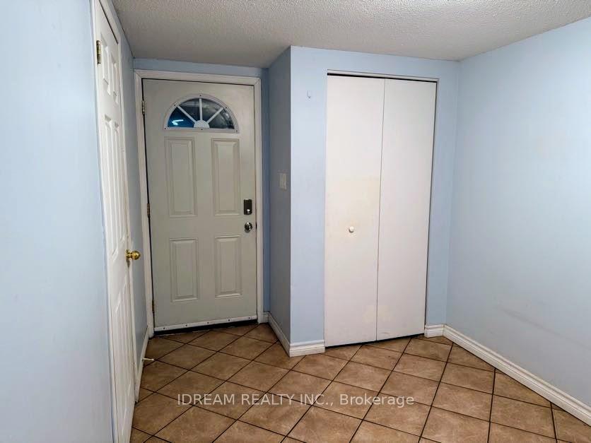 Photo 3 of Unit 69, 135 Violet Drive, Hamilton, Riverdale — HOMEH