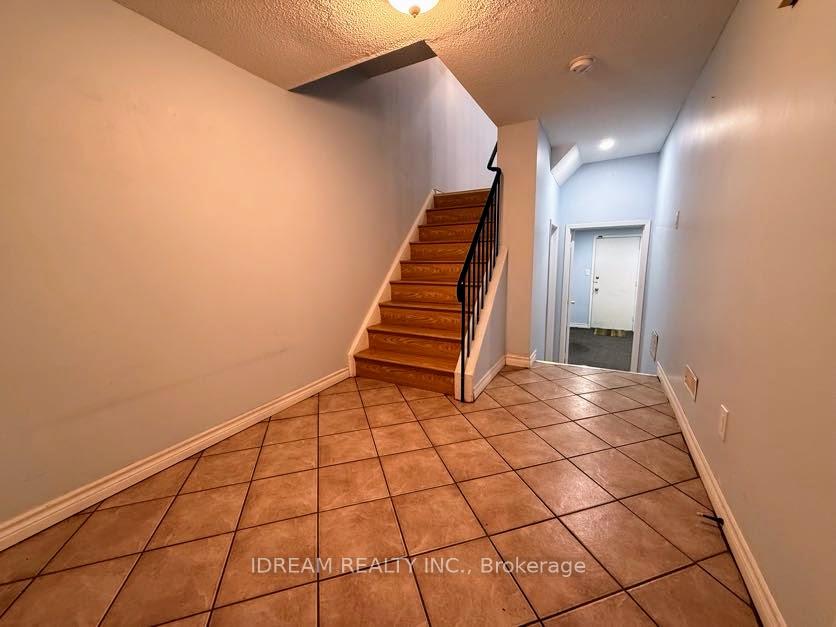 Photo 4 of Unit 69, 135 Violet Drive, Hamilton, Riverdale — HOMEH