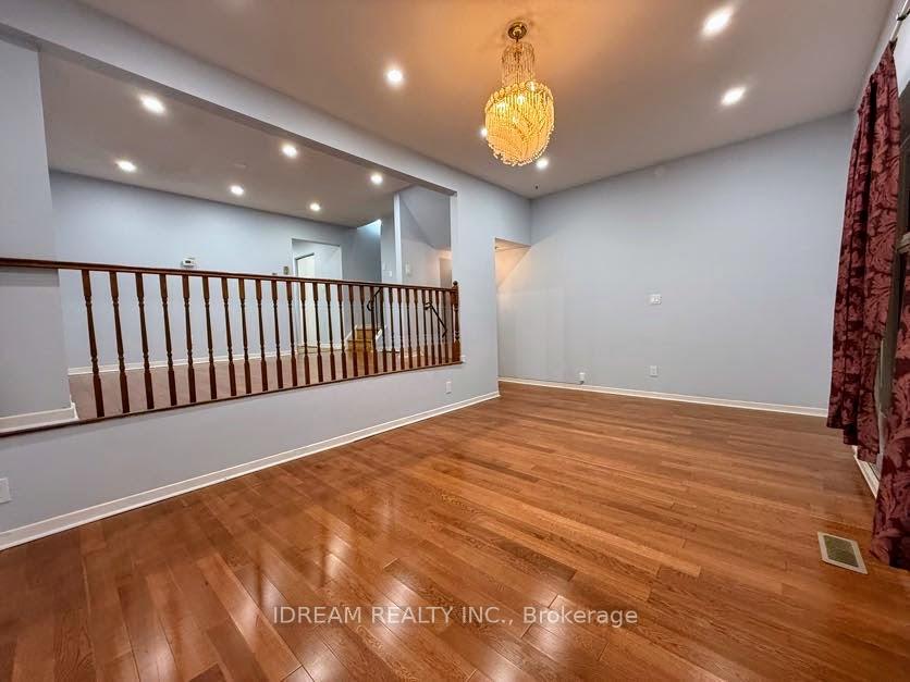 Photo 10 of Unit 69, 135 Violet Drive, Hamilton, Riverdale — HOMEH