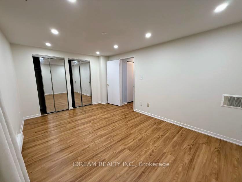 Photo 18 of Unit 69, 135 Violet Drive, Hamilton, Riverdale — HOMEH