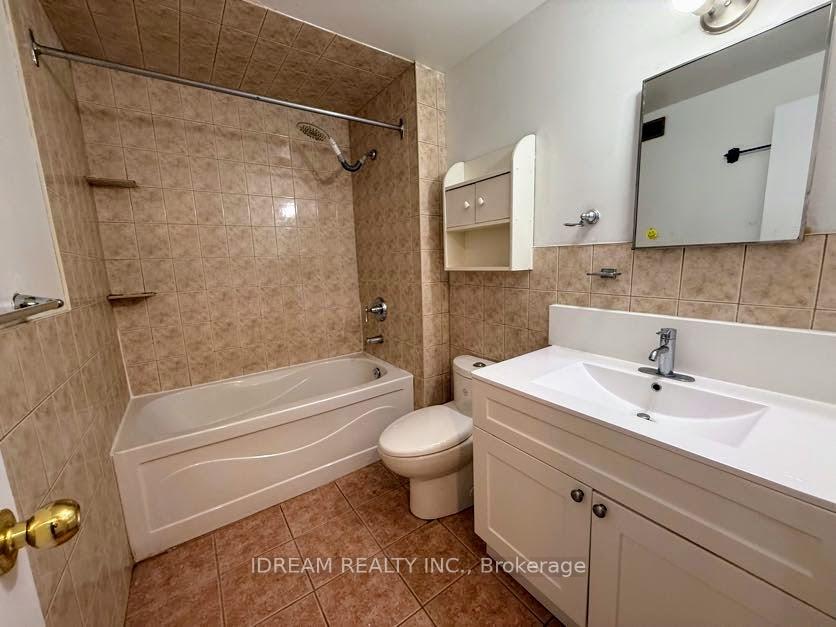 Photo 19 of Unit 69, 135 Violet Drive, Hamilton, Riverdale — HOMEH