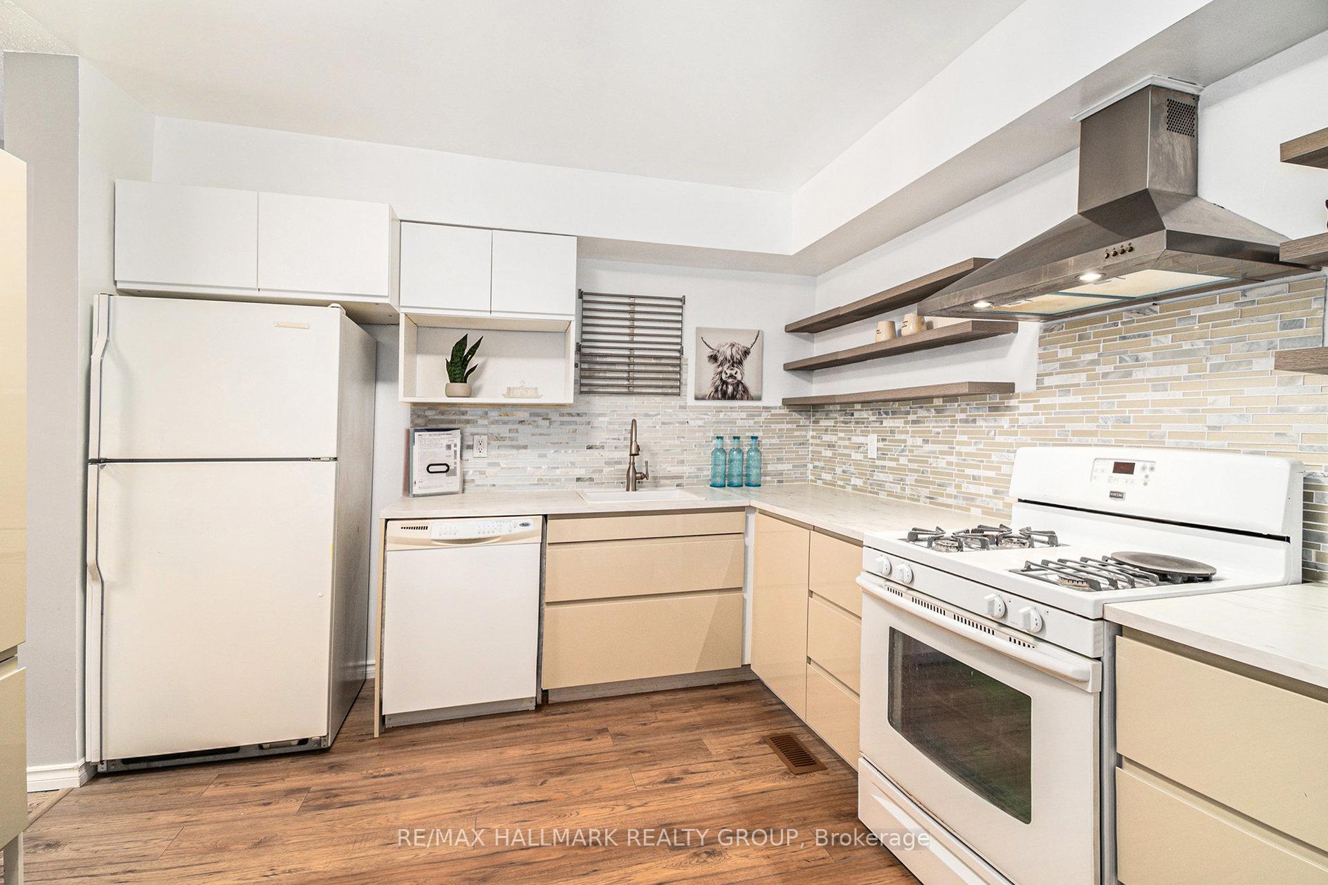 Photo 3 of Unit 67, 453 Sandhamn Private, Ottawa, Hunt Club Park/Greenboro — HOMEH