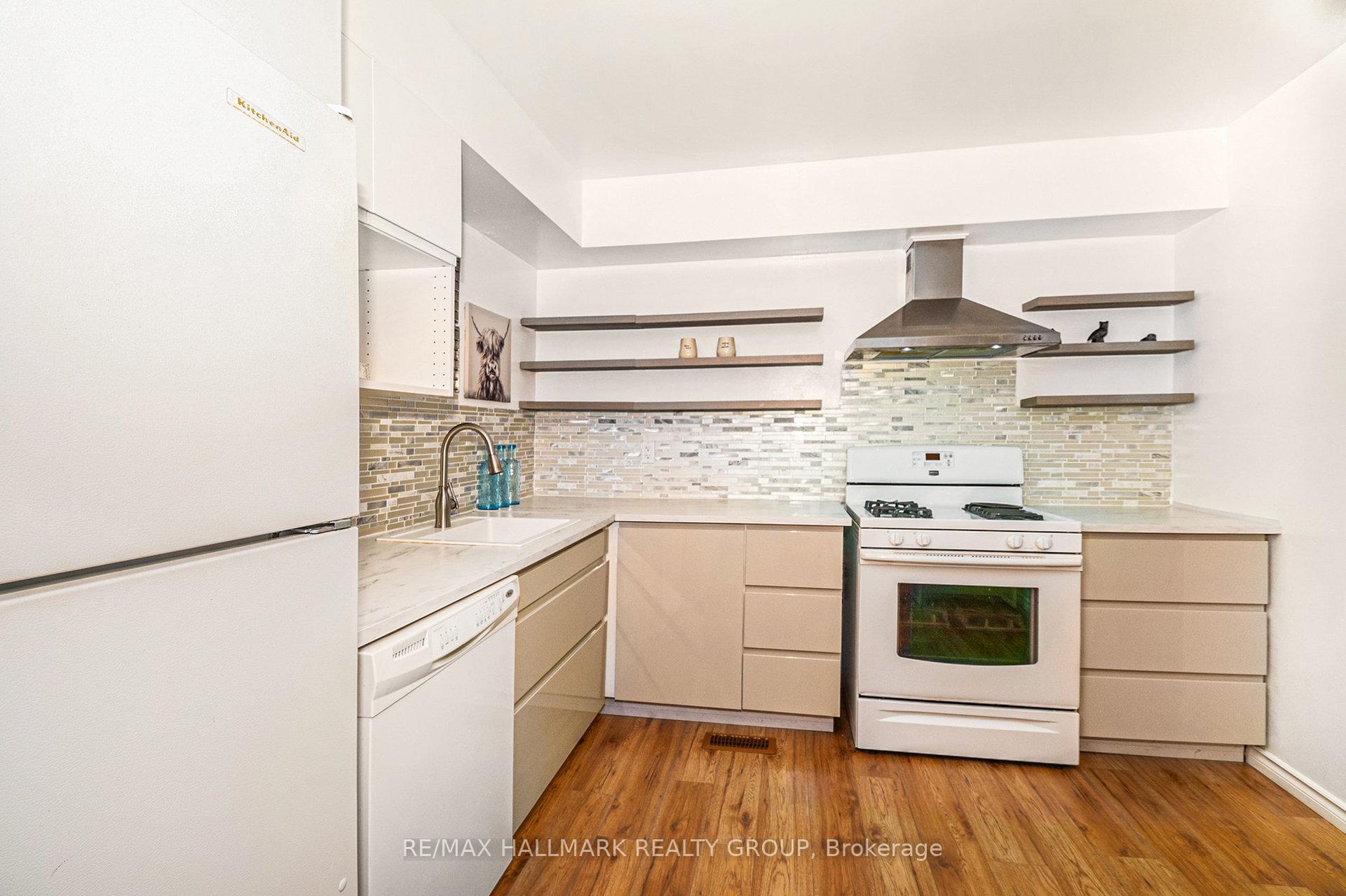 Photo 4 of Unit 67, 453 Sandhamn Private, Ottawa, Hunt Club Park/Greenboro — HOMEH