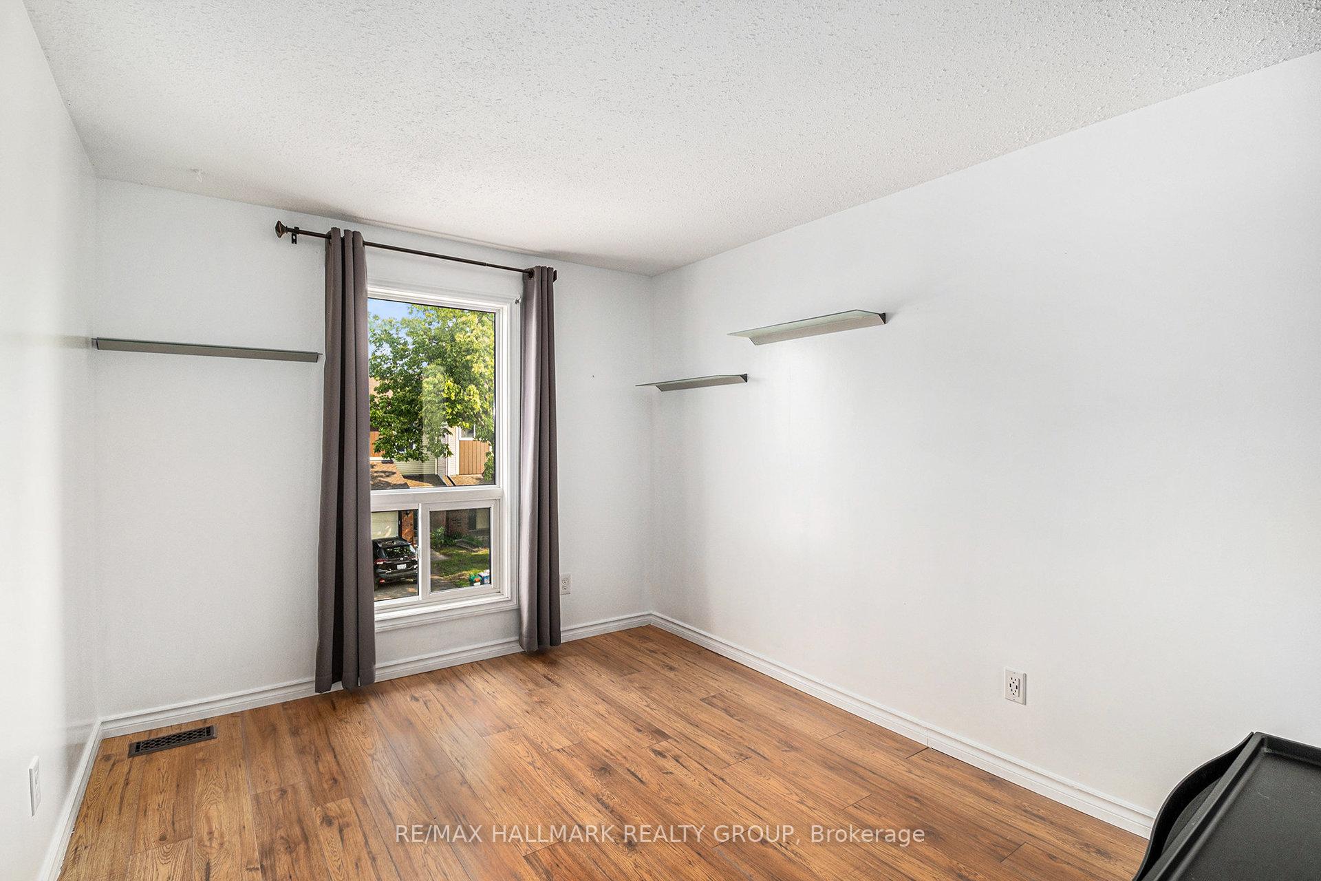 Photo 11 of Unit 67, 453 Sandhamn Private, Ottawa, Hunt Club Park/Greenboro — HOMEH