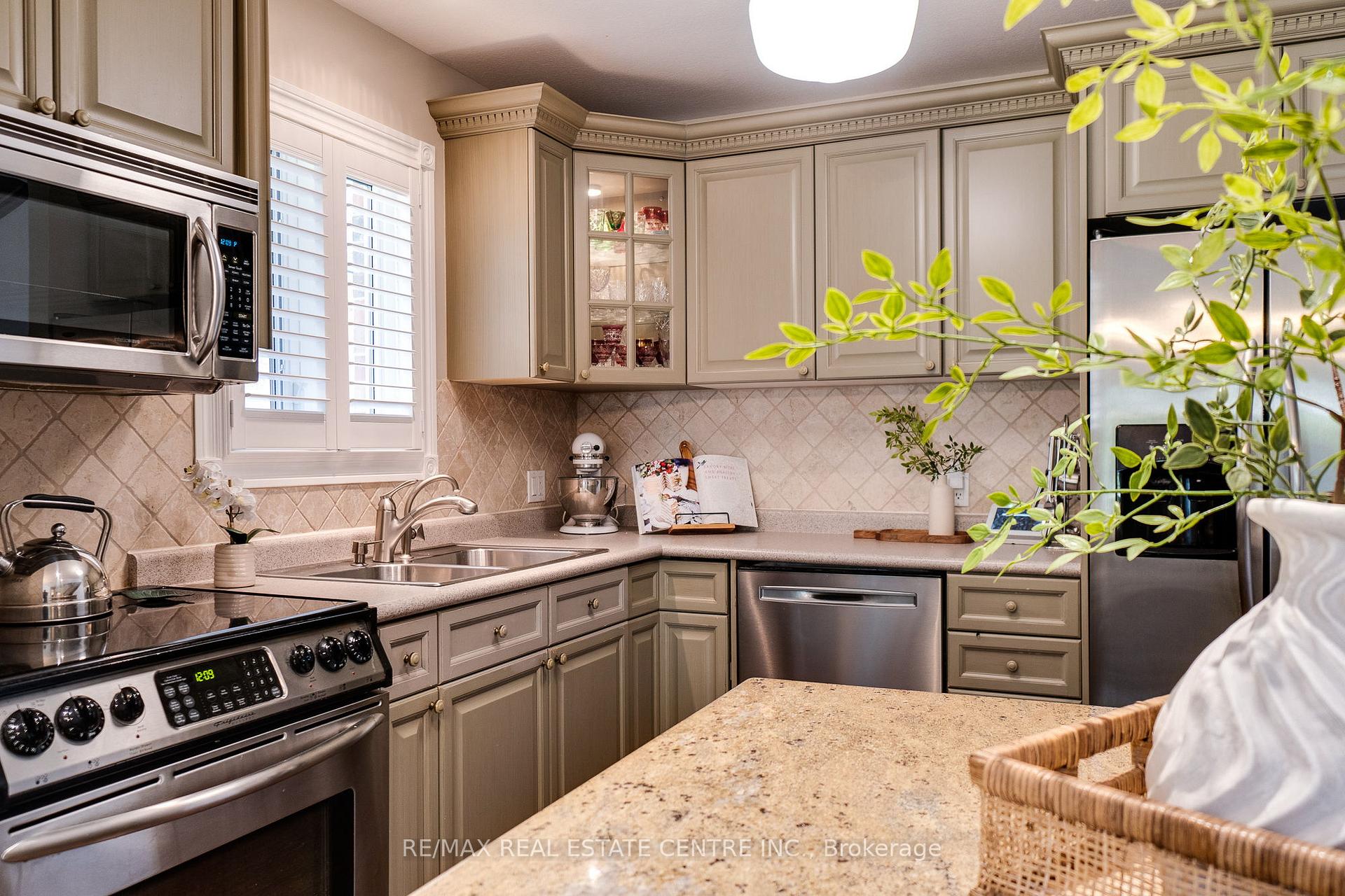 Photo 14 of Unit 5G, 350 Doon Valley Drive, Kitchener — HOMEH