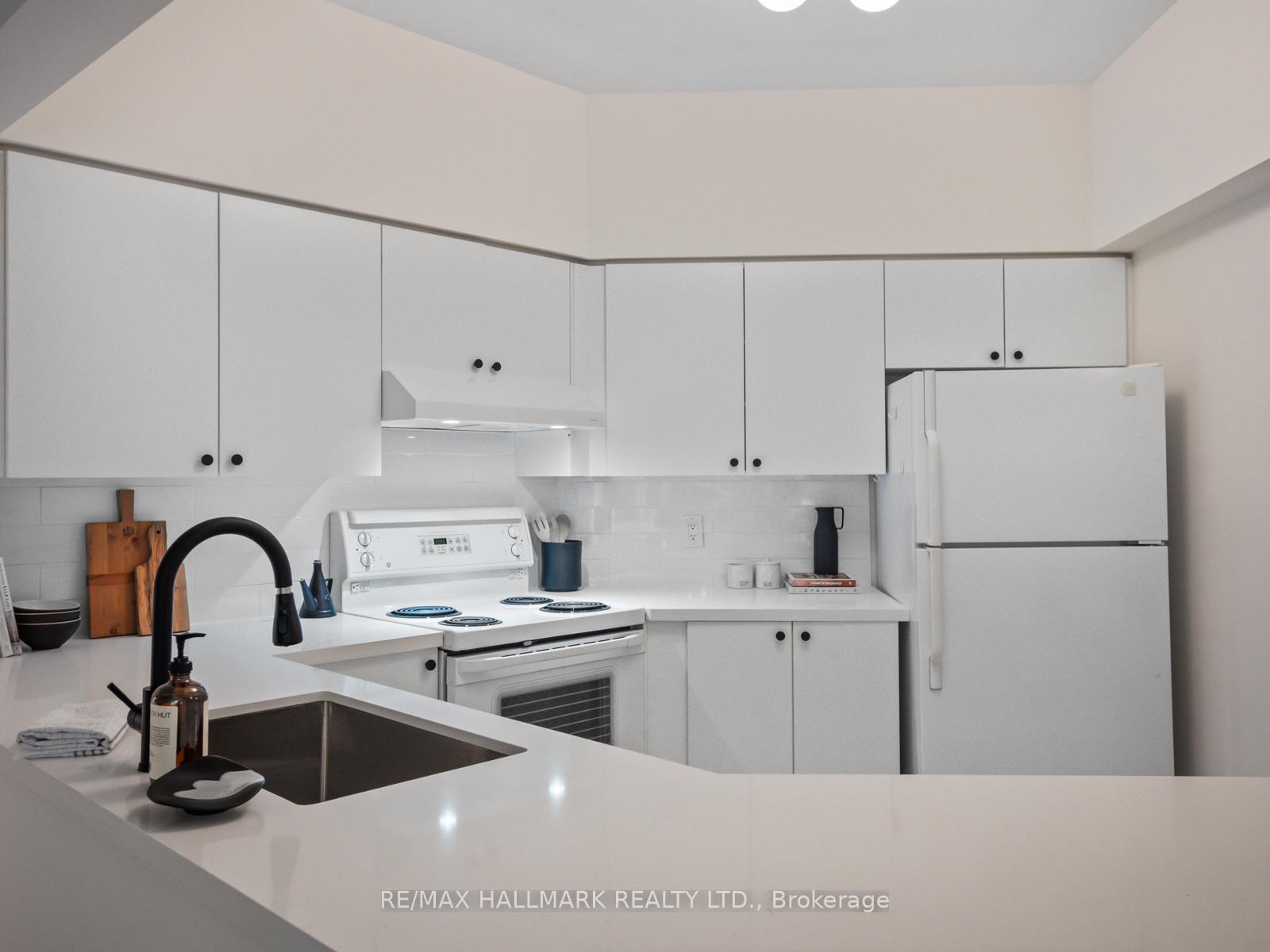 Photo 7 of Unit 413, 211 Randolph Road, Toronto, Leaside — HOMEH