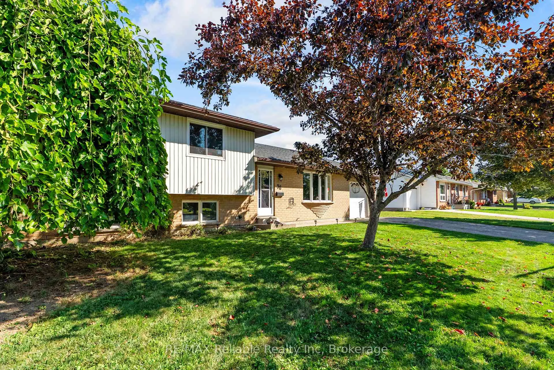 Photo 3 of 36 Lee Crescent, Goderich, Goderich (Town) — HOMEH