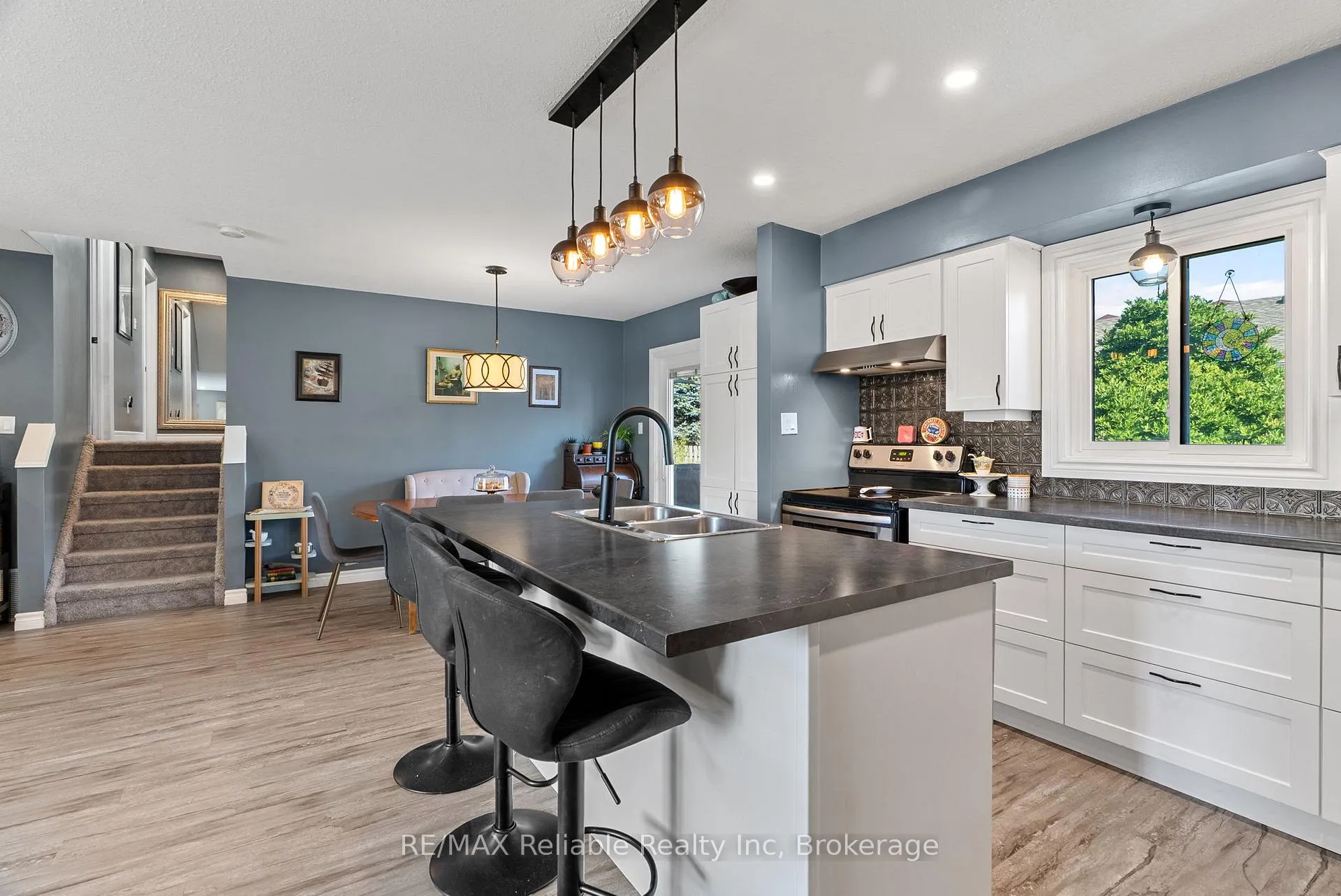 Photo 15 of 36 Lee Crescent, Goderich, Goderich (Town) — HOMEH