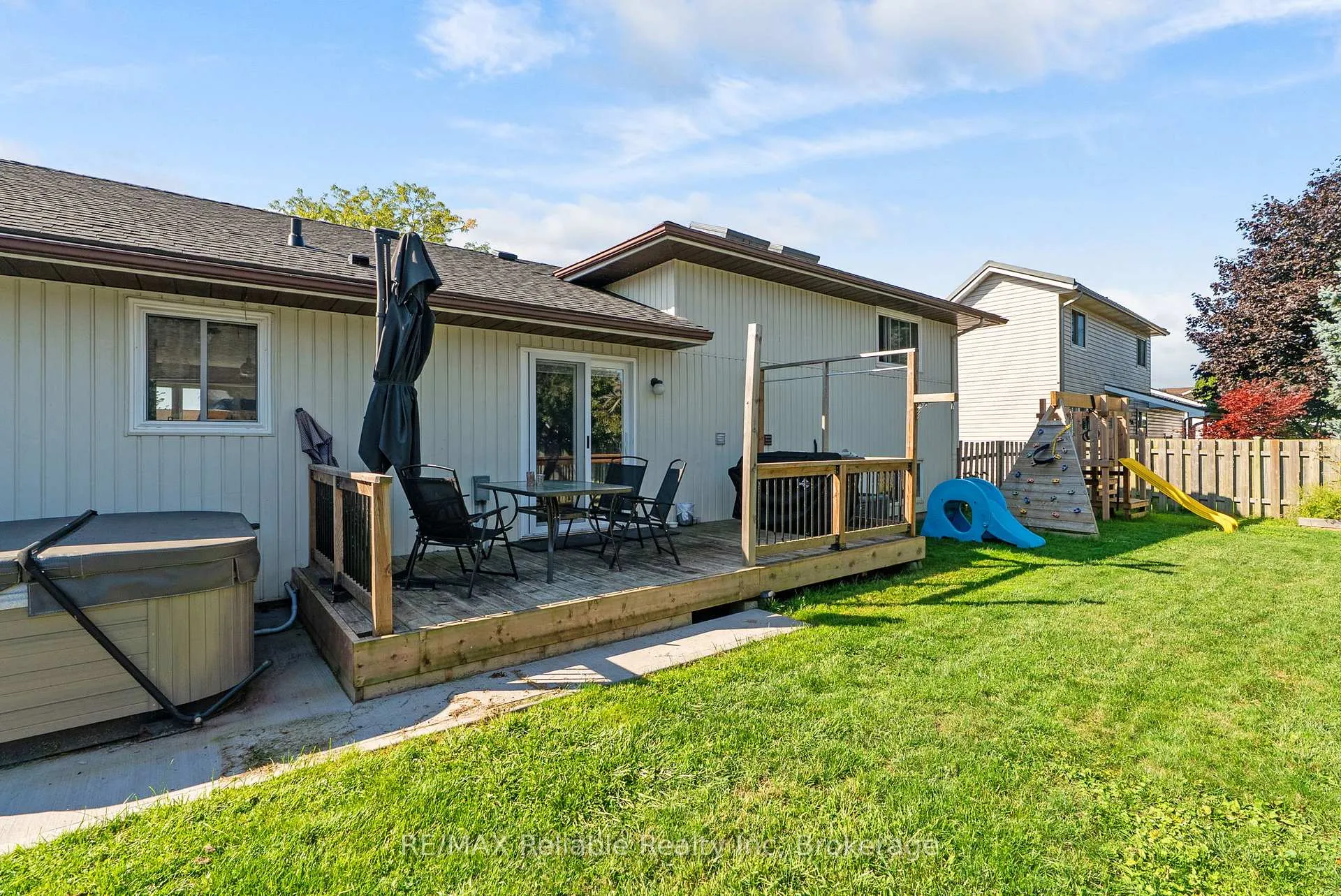 Photo 37 of 36 Lee Crescent, Goderich, Goderich (Town) — HOMEH