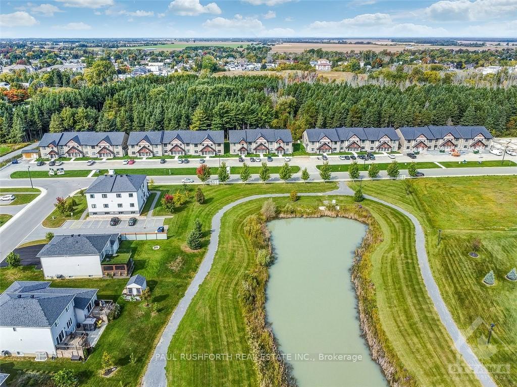 Photo 3 of Unit 305, 91 St Moritz Trail, Embrun — HOMEH