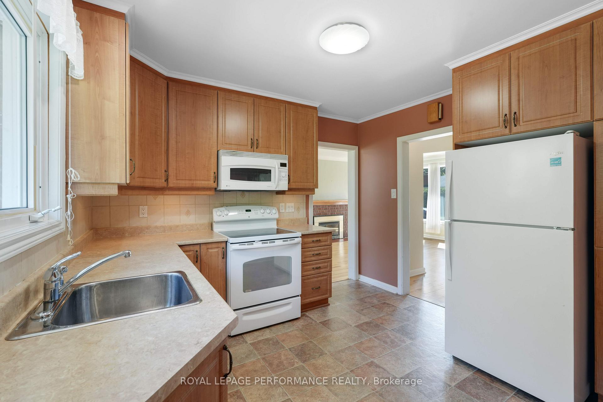 Photo 17 of 773 Fairdale Avenue, Ottawa, Elmvale Acres — HOMEH