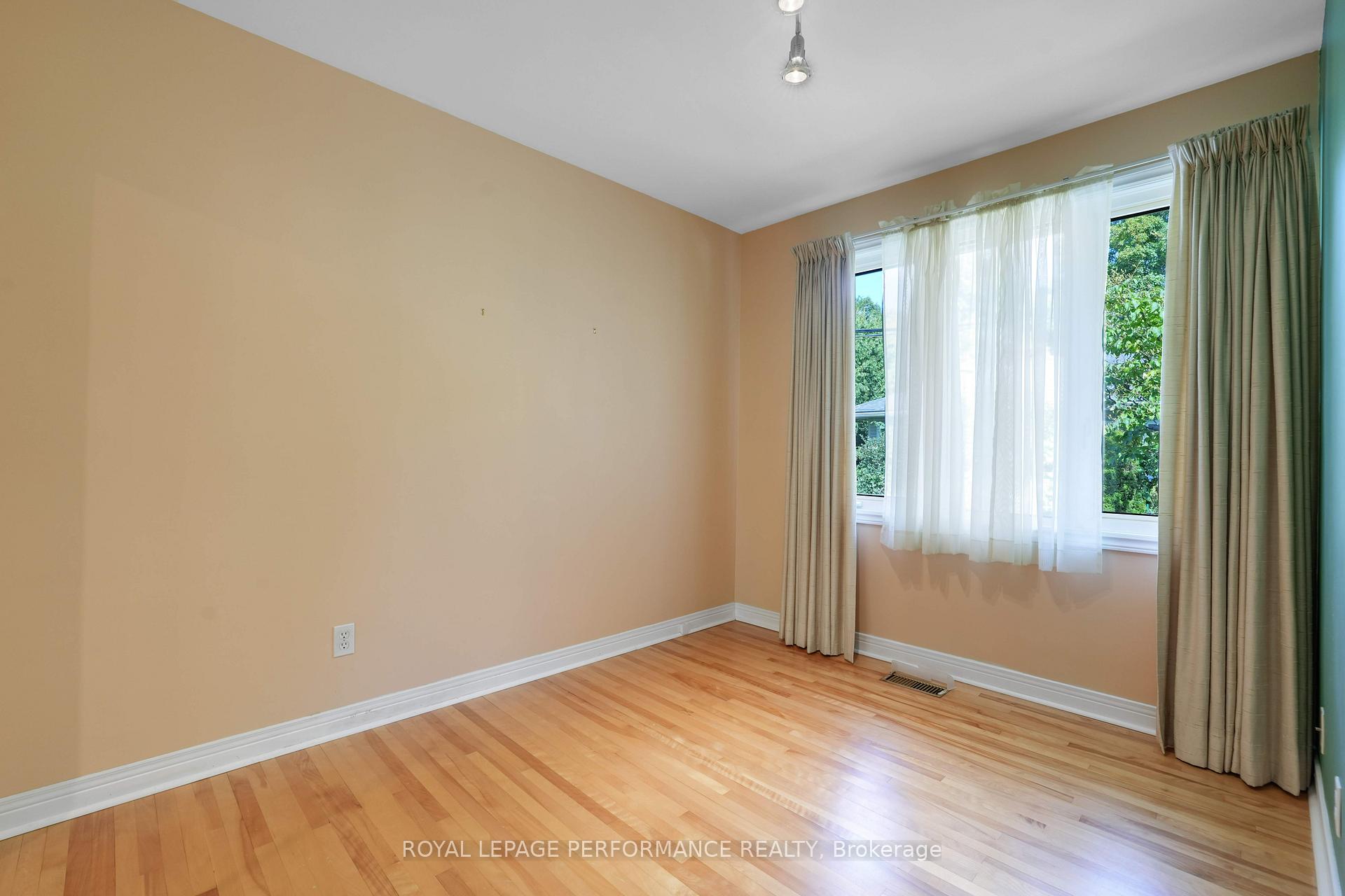 Photo 16 of 773 Fairdale Avenue, Ottawa, Elmvale Acres — HOMEH