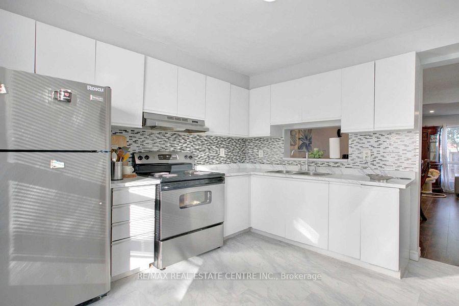 Photo 6 of Unit 27, 265 Williamsburg Road, Kitchener, Laurentian Hills — HOMEH