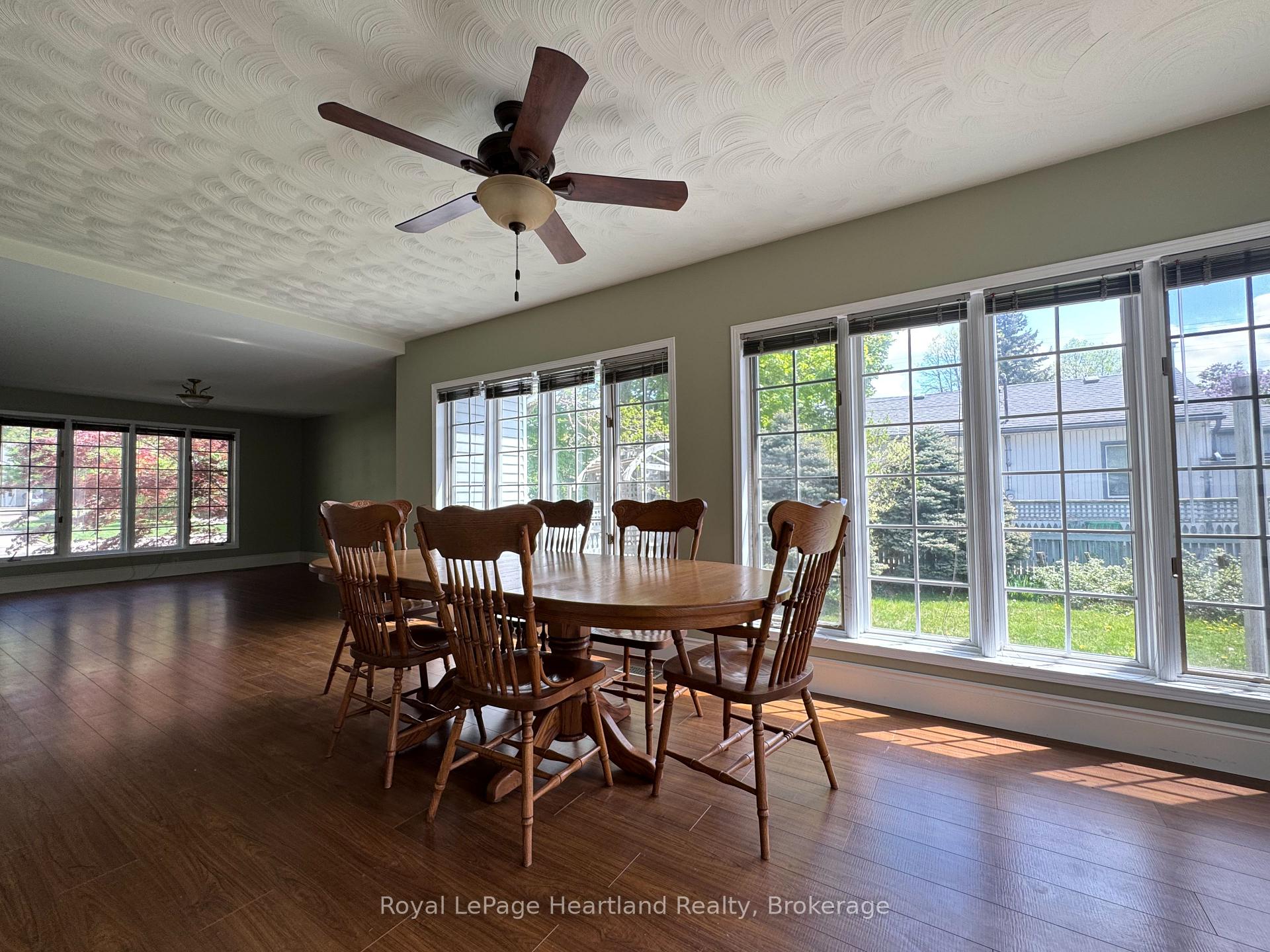 Photo 3 of 118 Anglesea Street, Goderich, Goderich (Town) — HOMEH