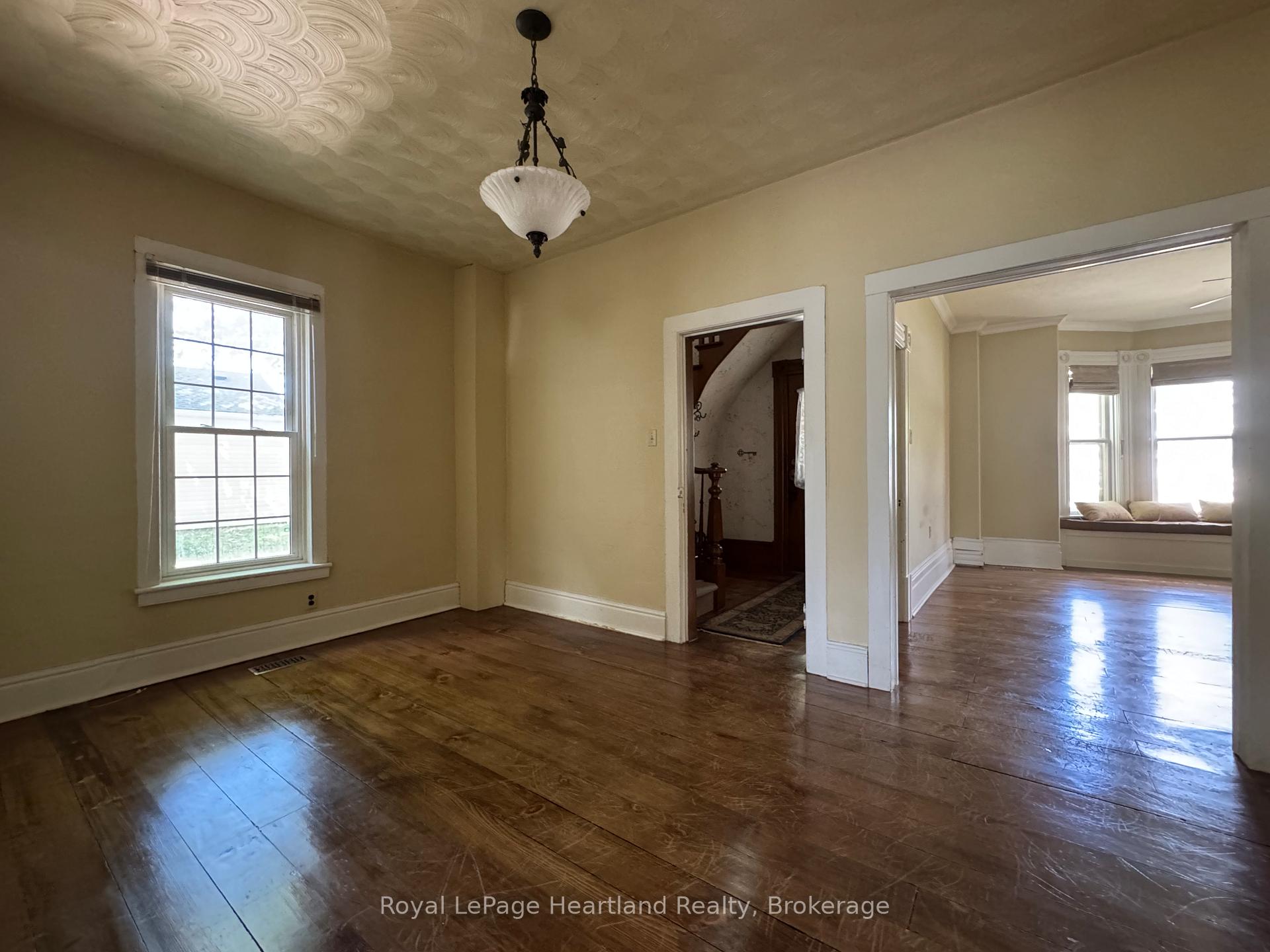 Photo 6 of 118 Anglesea Street, Goderich, Goderich (Town) — HOMEH