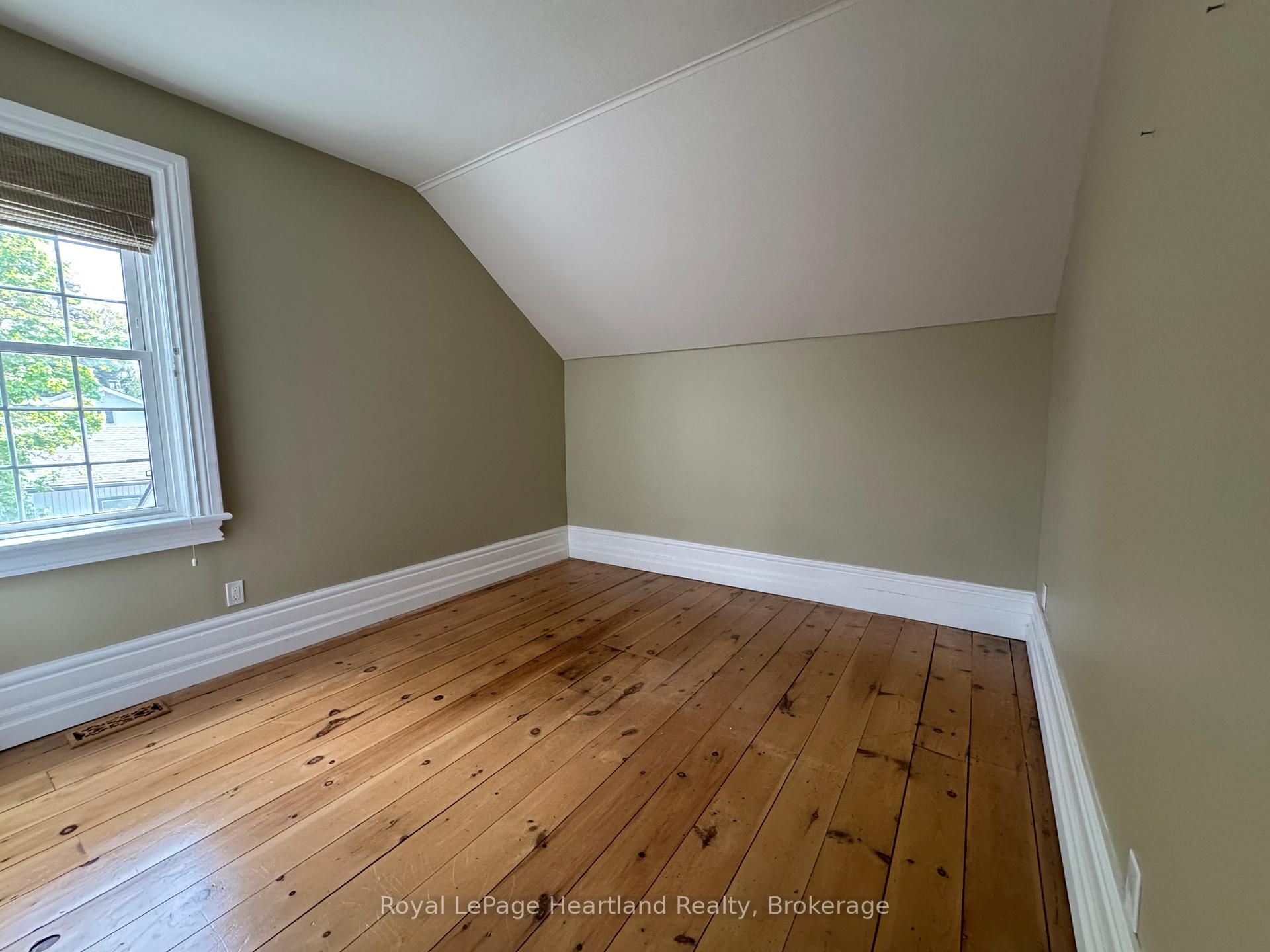 Photo 15 of 118 Anglesea Street, Goderich, Goderich (Town) — HOMEH