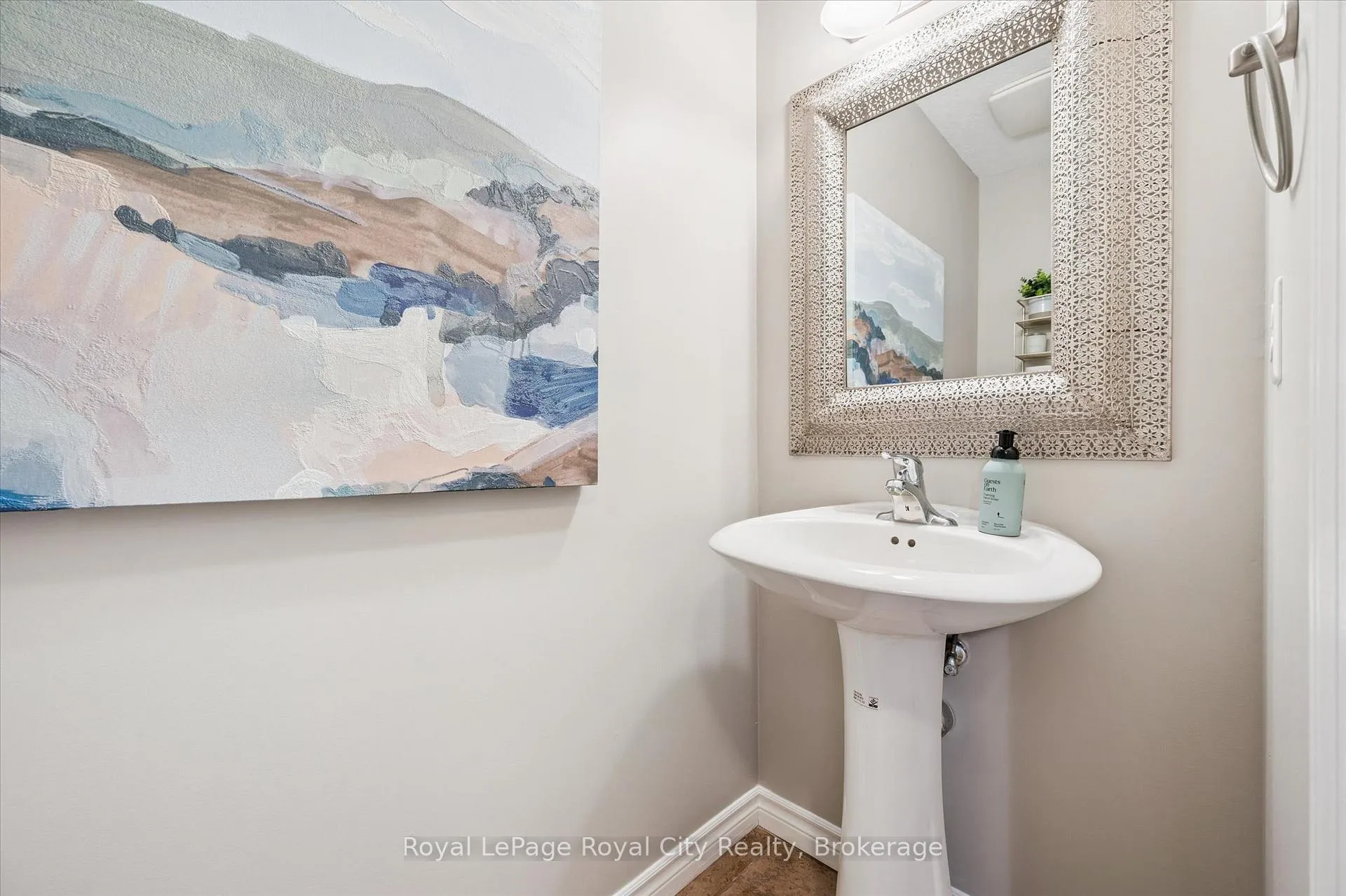 Photo 5 of 10 Katemore Drive, Guelph, Pineridge/Westminster Woods — HOMEH