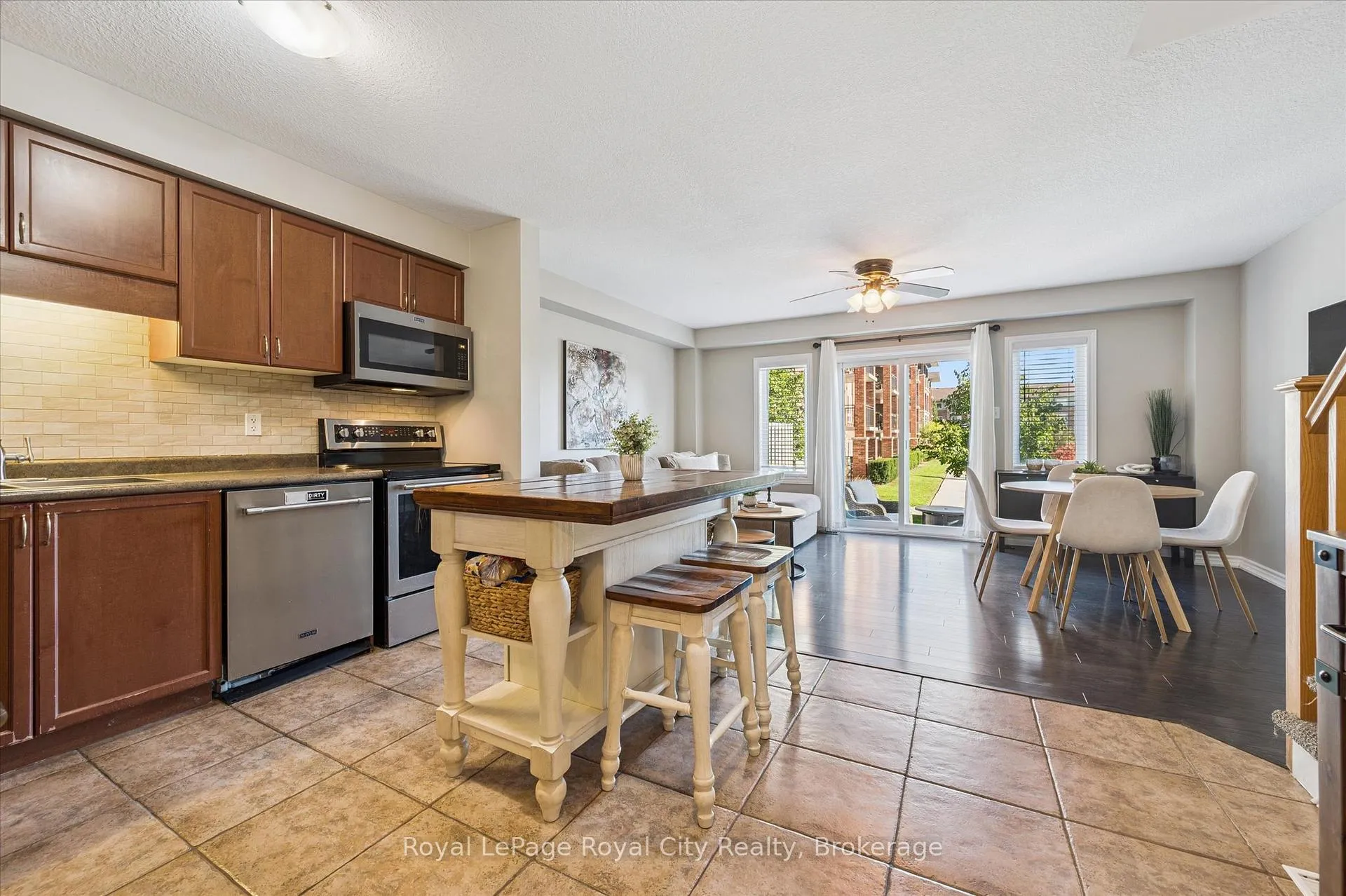 Photo 6 of 10 Katemore Drive, Guelph, Pineridge/Westminster Woods — HOMEH