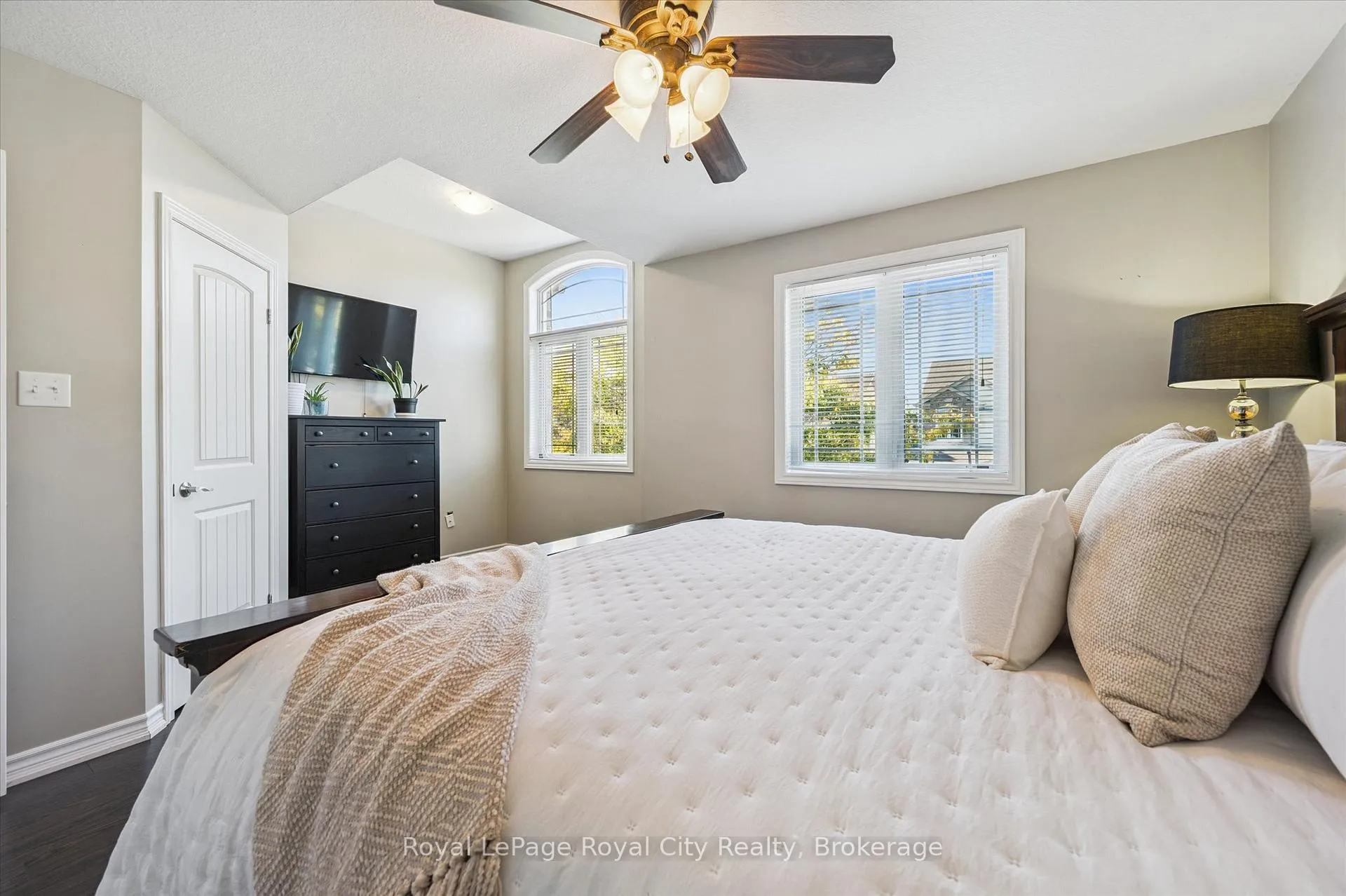 Photo 18 of 10 Katemore Drive, Guelph, Pineridge/Westminster Woods — HOMEH