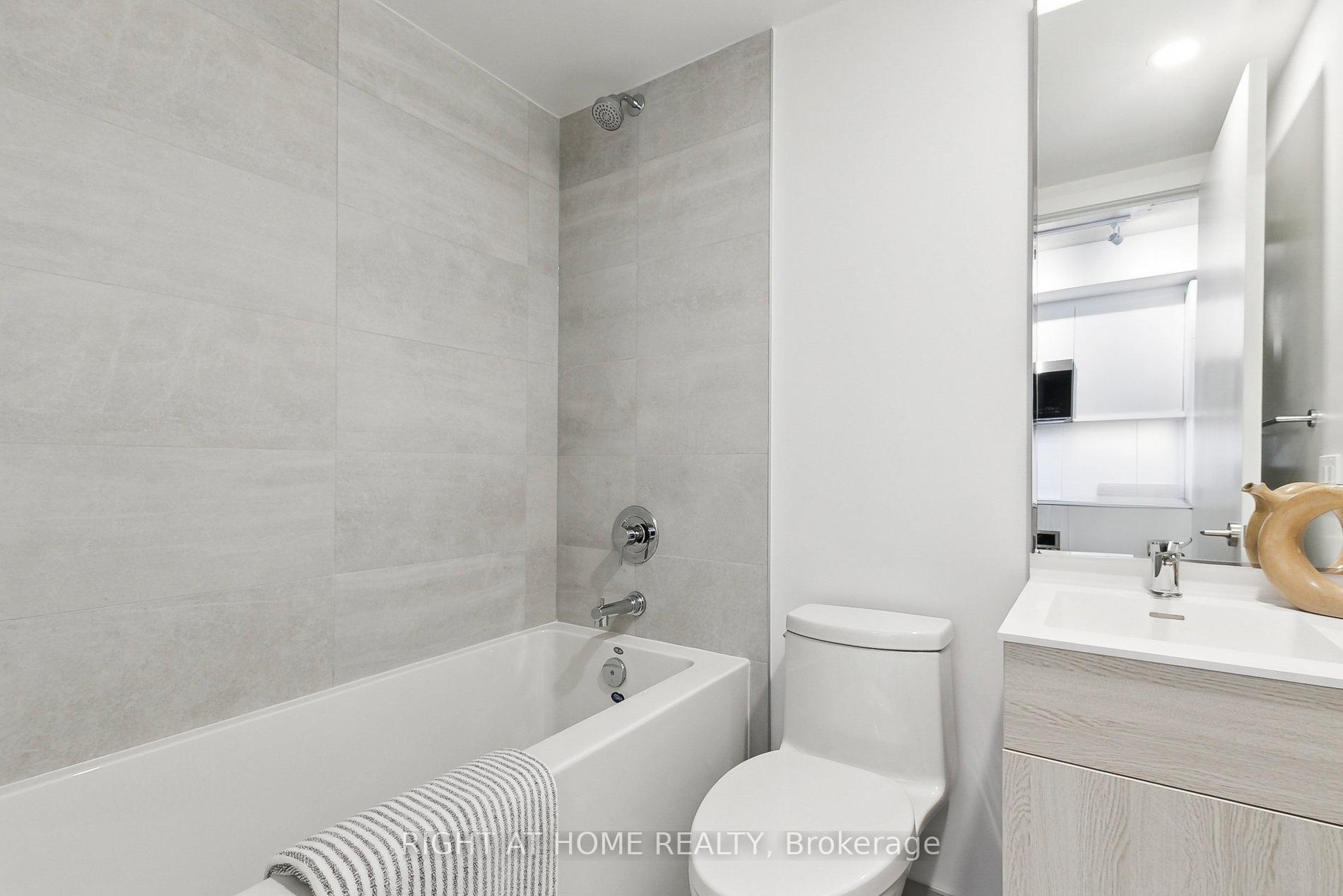 Photo 13 of Unit 401, 28 Eastern Avenue, Toronto, Moss Park — HOMEH