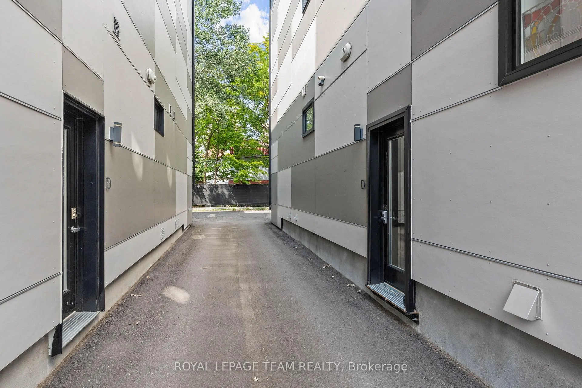 Photo 2 of Unit D, 423 Ravenhill Avenue, Ottawa, McKellar/Highland — HOMEH
