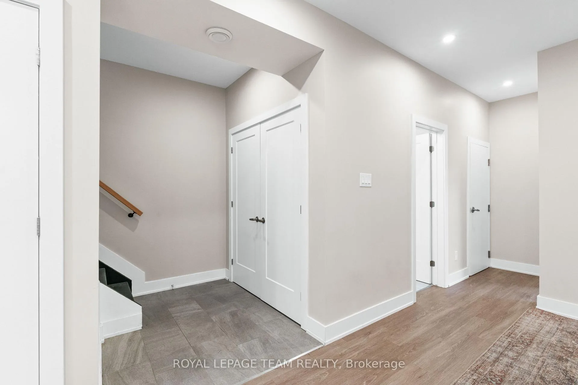 Photo 4 of Unit D, 423 Ravenhill Avenue, Ottawa, McKellar/Highland — HOMEH