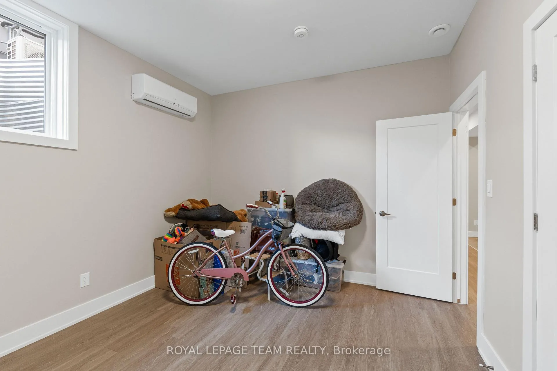 Photo 13 of Unit D, 423 Ravenhill Avenue, Ottawa, McKellar/Highland — HOMEH