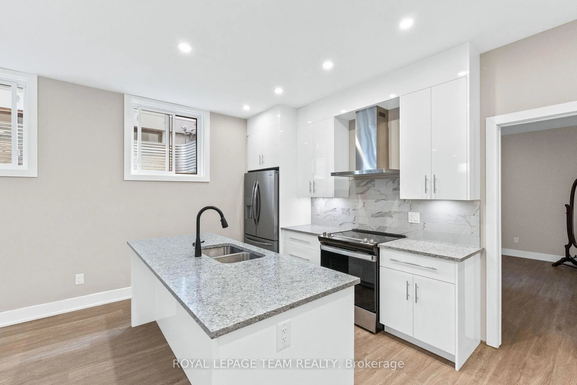 Photo 18 of Unit D, 423 Ravenhill Avenue, Ottawa, McKellar/Highland — HOMEH