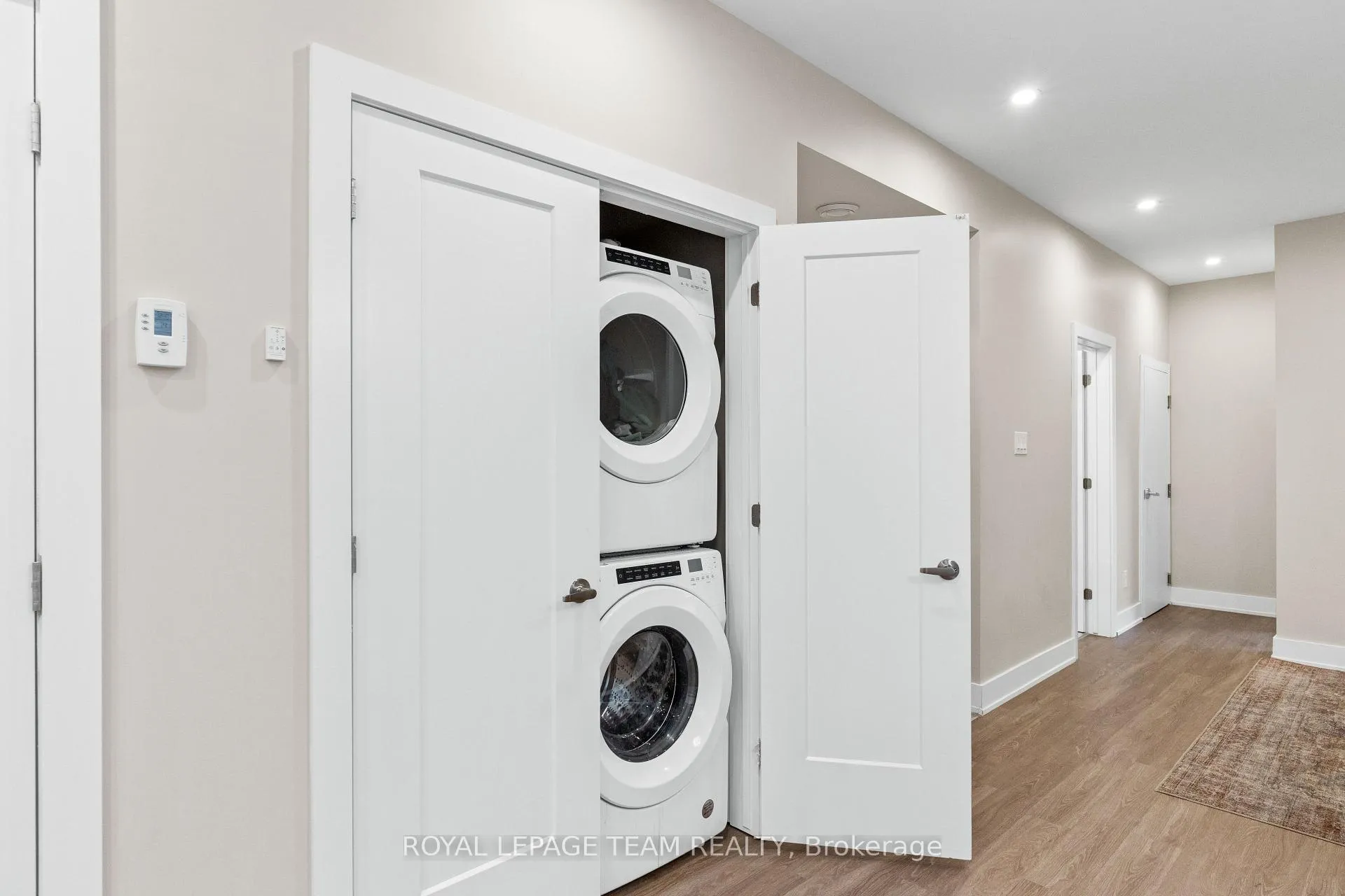 Photo 23 of Unit D, 423 Ravenhill Avenue, Ottawa, McKellar/Highland — HOMEH