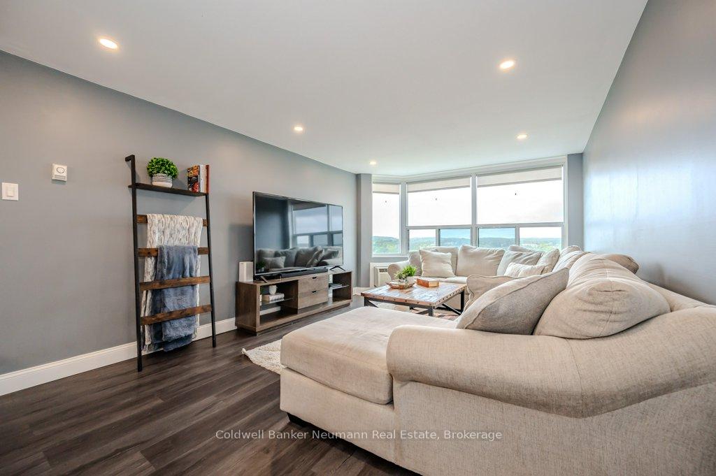 Photo 6 of Unit 1206, 55 Green Valley Drive, Kitchener, Pioneer Park — HOMEH