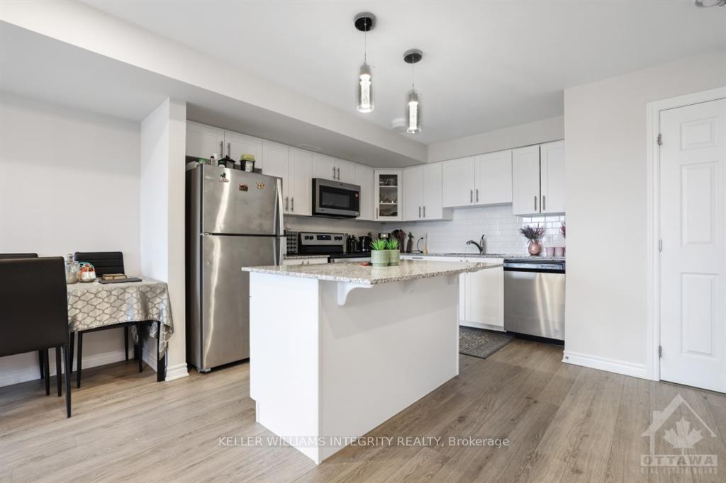 Photo 4 of 220 Pilot Private, Ottawa, Kanata - Emerald Meadows/Trailwest — HOMEH