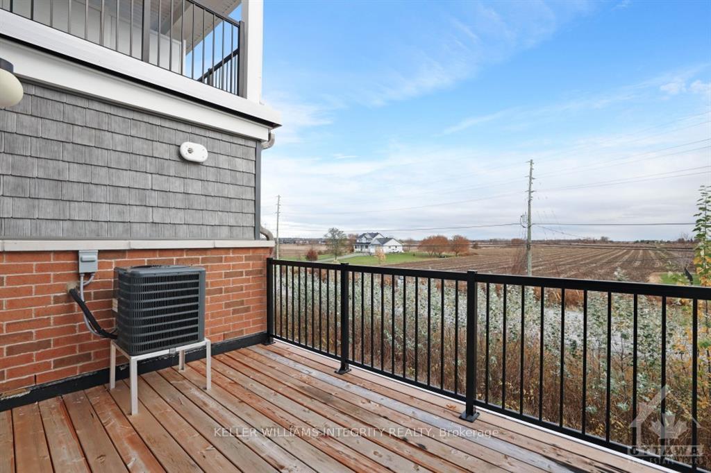 Photo 6 of 220 Pilot Private, Ottawa, Kanata - Emerald Meadows/Trailwest — HOMEH