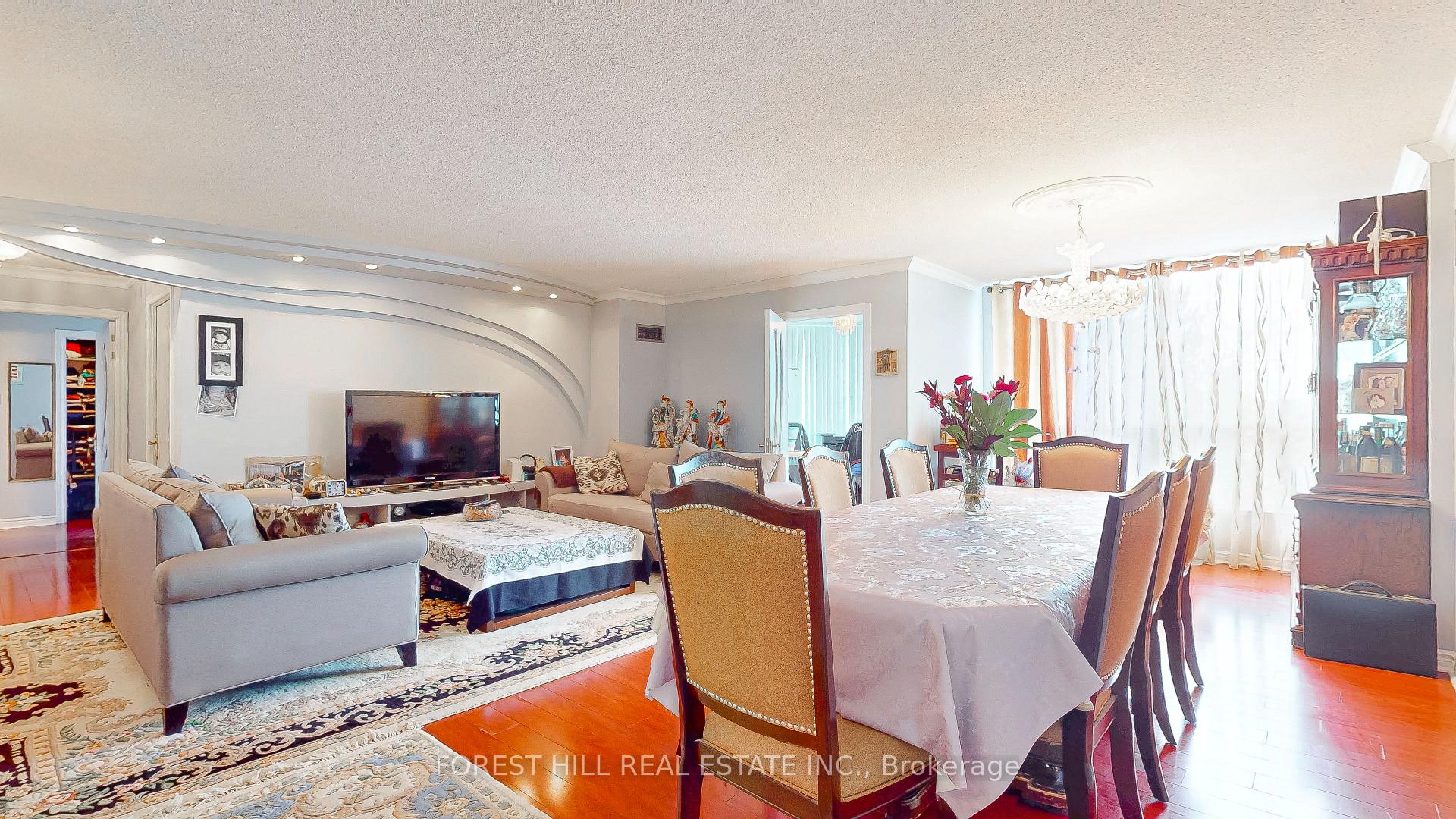 Photo 11 of Unit 308, 1 Clark Avenue W, Vaughan, Crestwood-Springfarm-Yorkhill — HOMEH