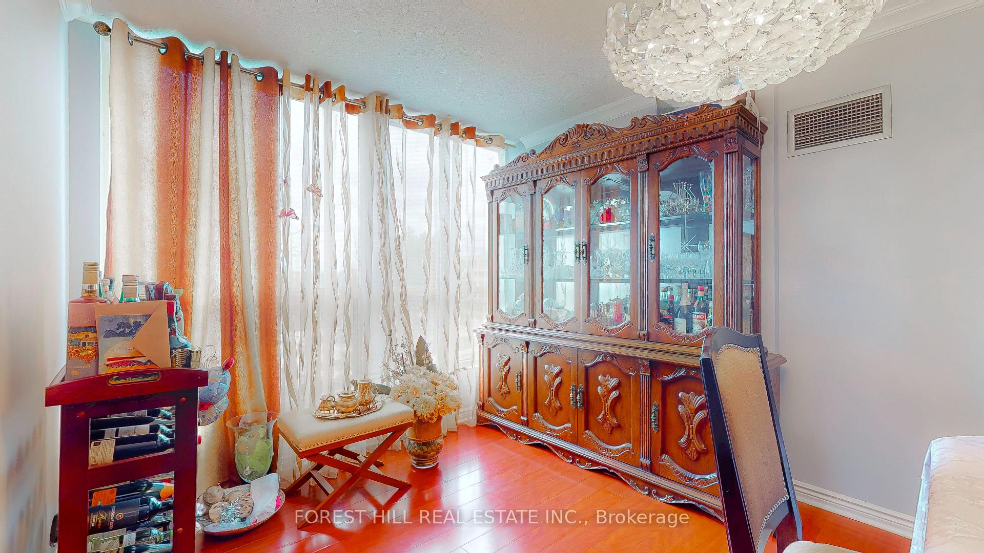 Photo 17 of Unit 308, 1 Clark Avenue W, Vaughan, Crestwood-Springfarm-Yorkhill — HOMEH