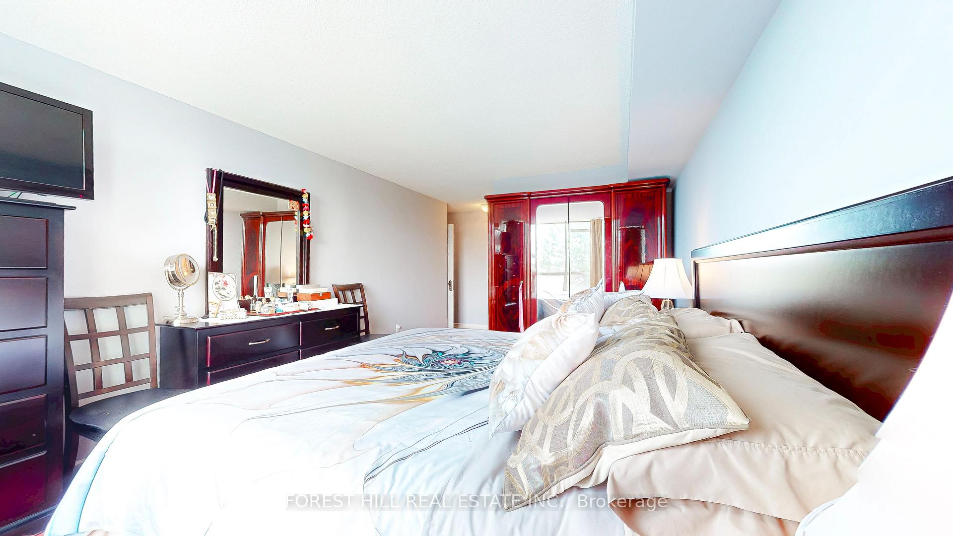 Photo 23 of Unit 308, 1 Clark Avenue W, Vaughan, Crestwood-Springfarm-Yorkhill — HOMEH