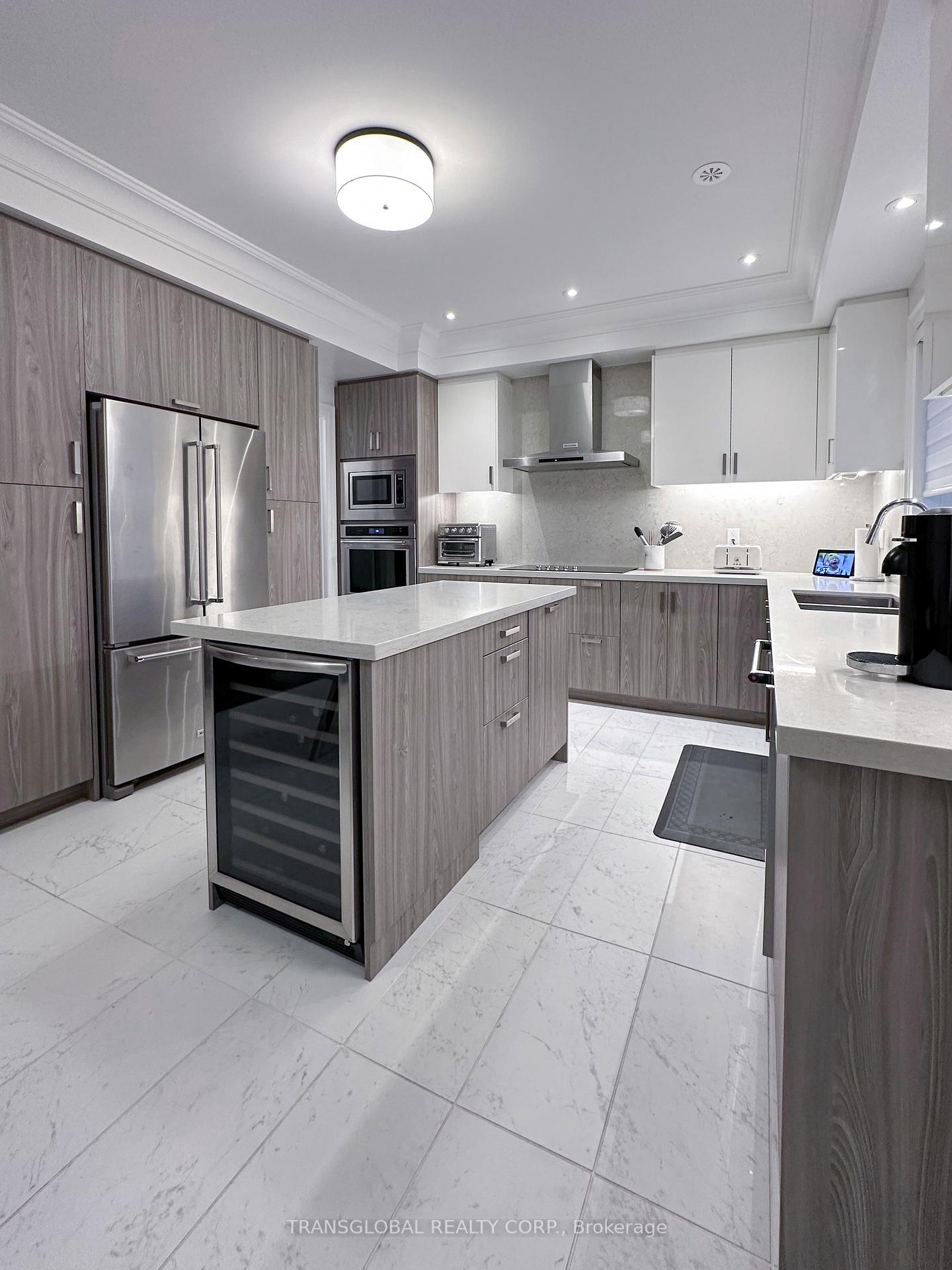 Photo 10 of 55 Gandhi Lane, Markham, Commerce Valley — HOMEH