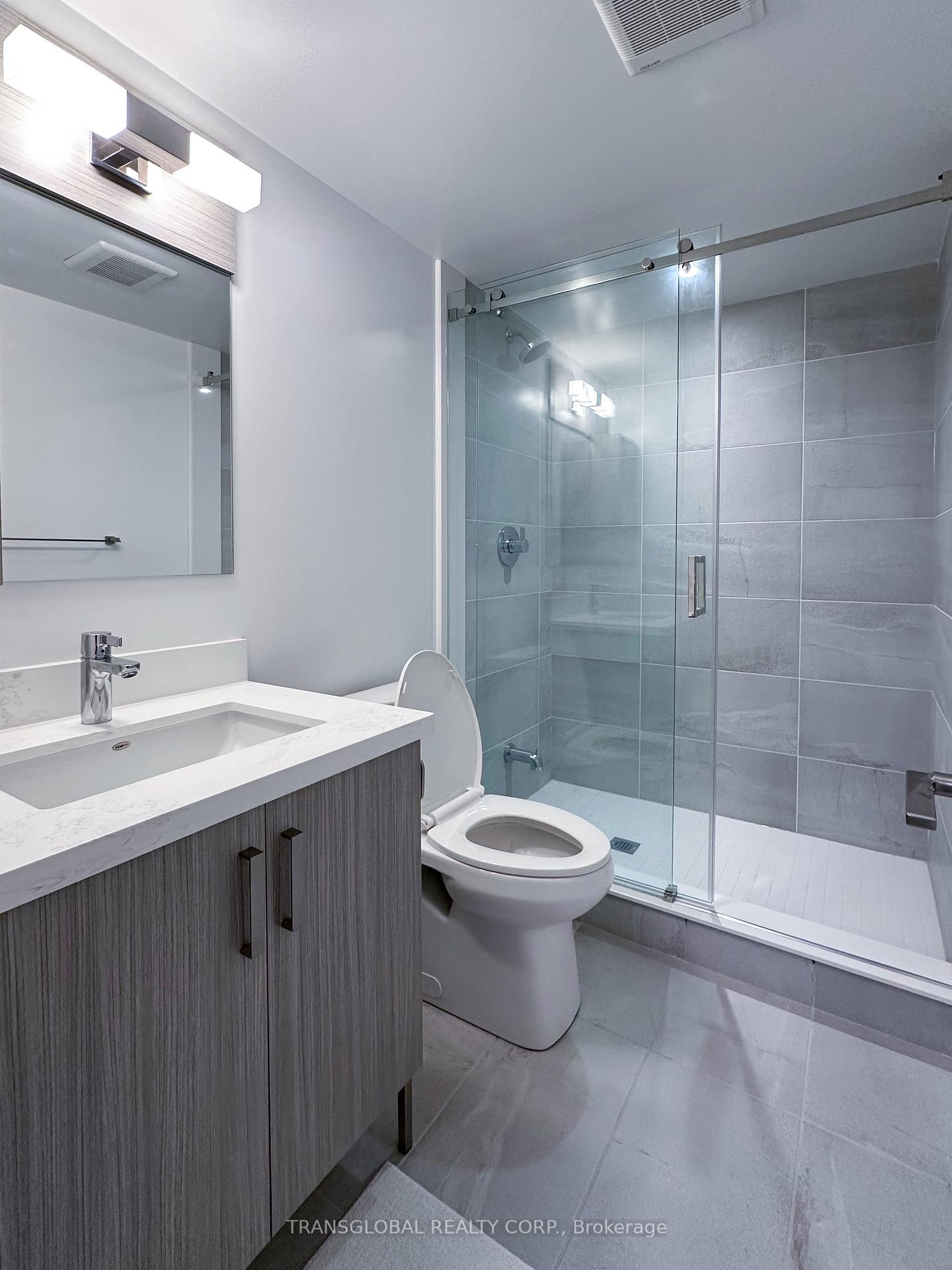 Photo 23 of 55 Gandhi Lane, Markham, Commerce Valley — HOMEH