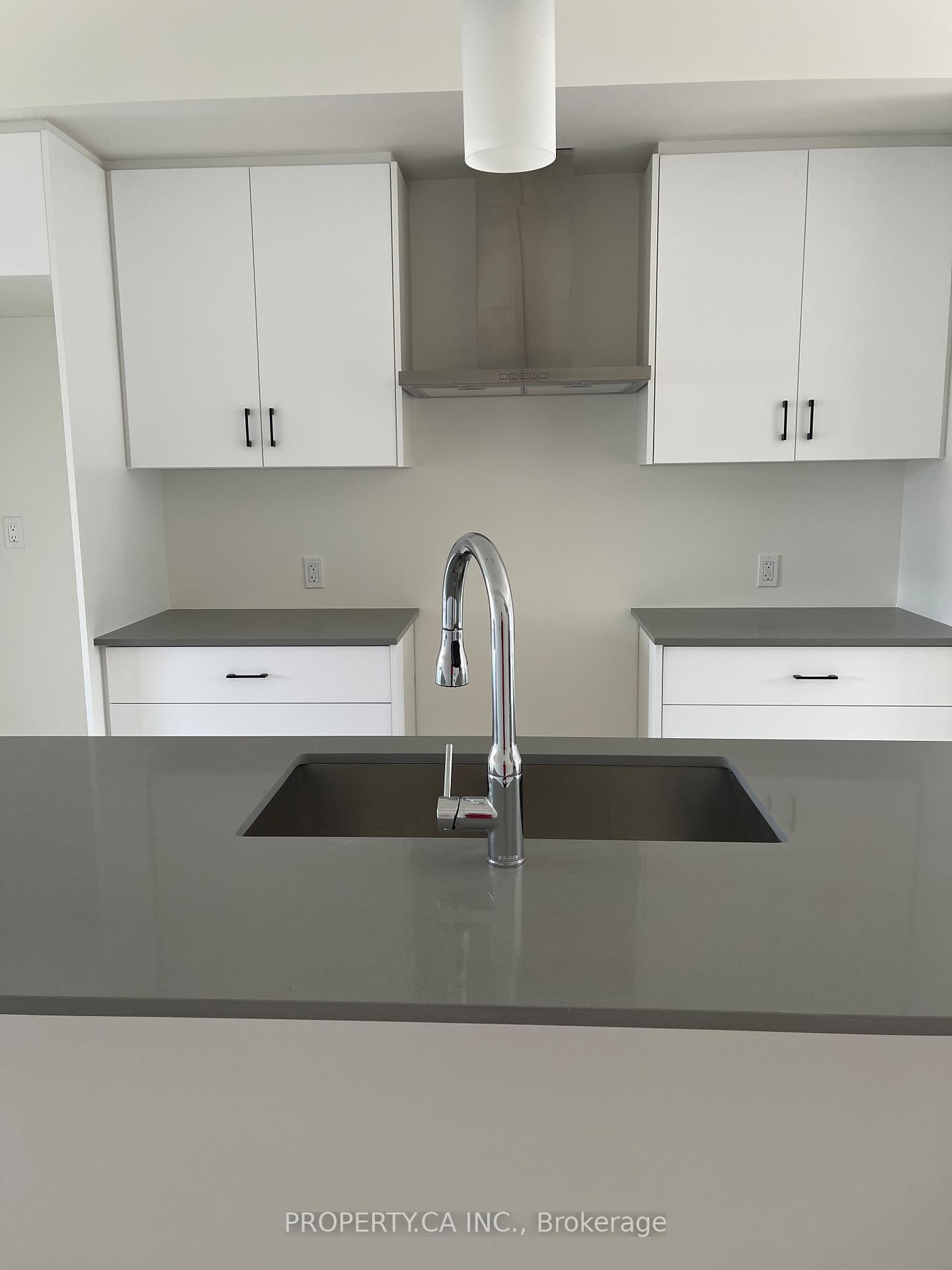 Photo 6 of 30 Lily Lane, Guelph, Clairfields/Hanlon Business Park — HOMEH