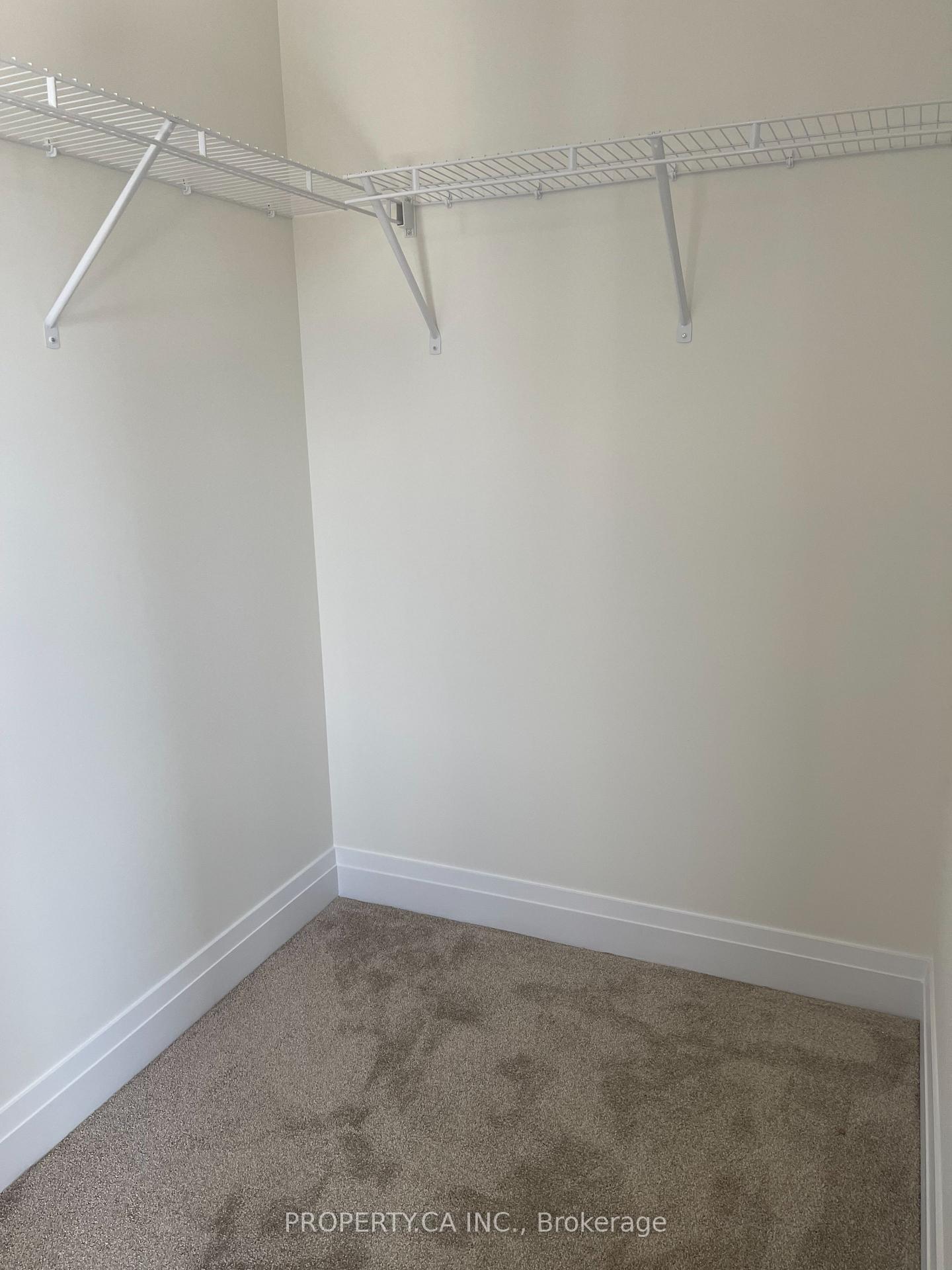 Photo 10 of 30 Lily Lane, Guelph, Clairfields/Hanlon Business Park — HOMEH